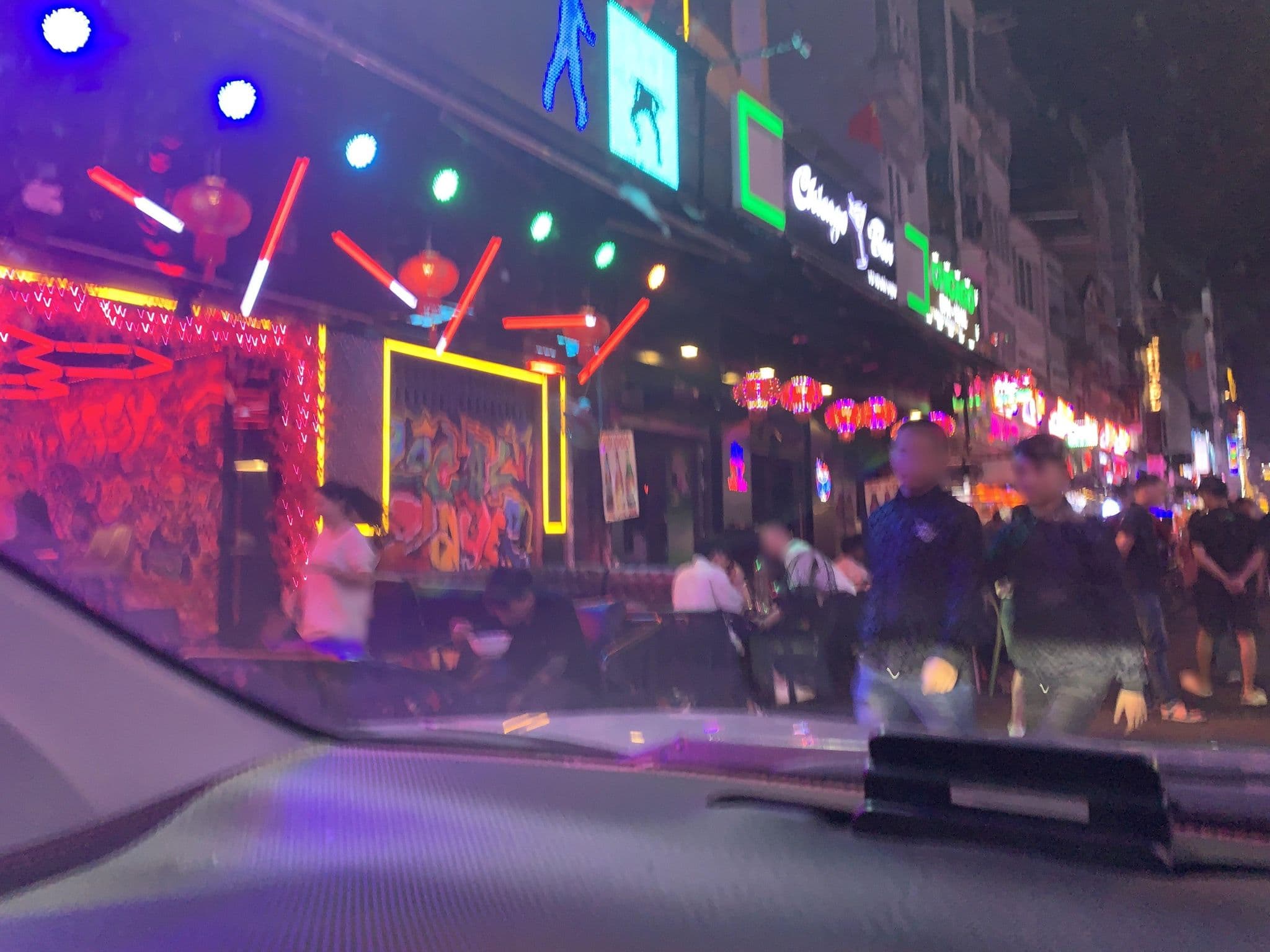 Street view near saigon odyssey hotel, Quận Ba — © sg_left_1 (CC BY-SA · Mapillary)