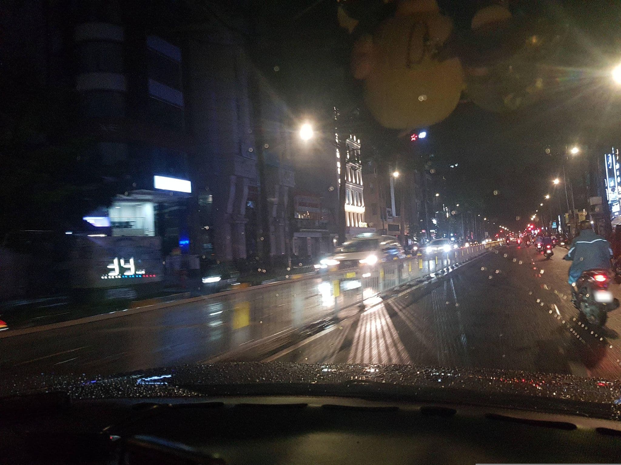 Street view near Hong Luan Hotel, Quận Ba — © bemaps1 (CC BY-SA · Mapillary)