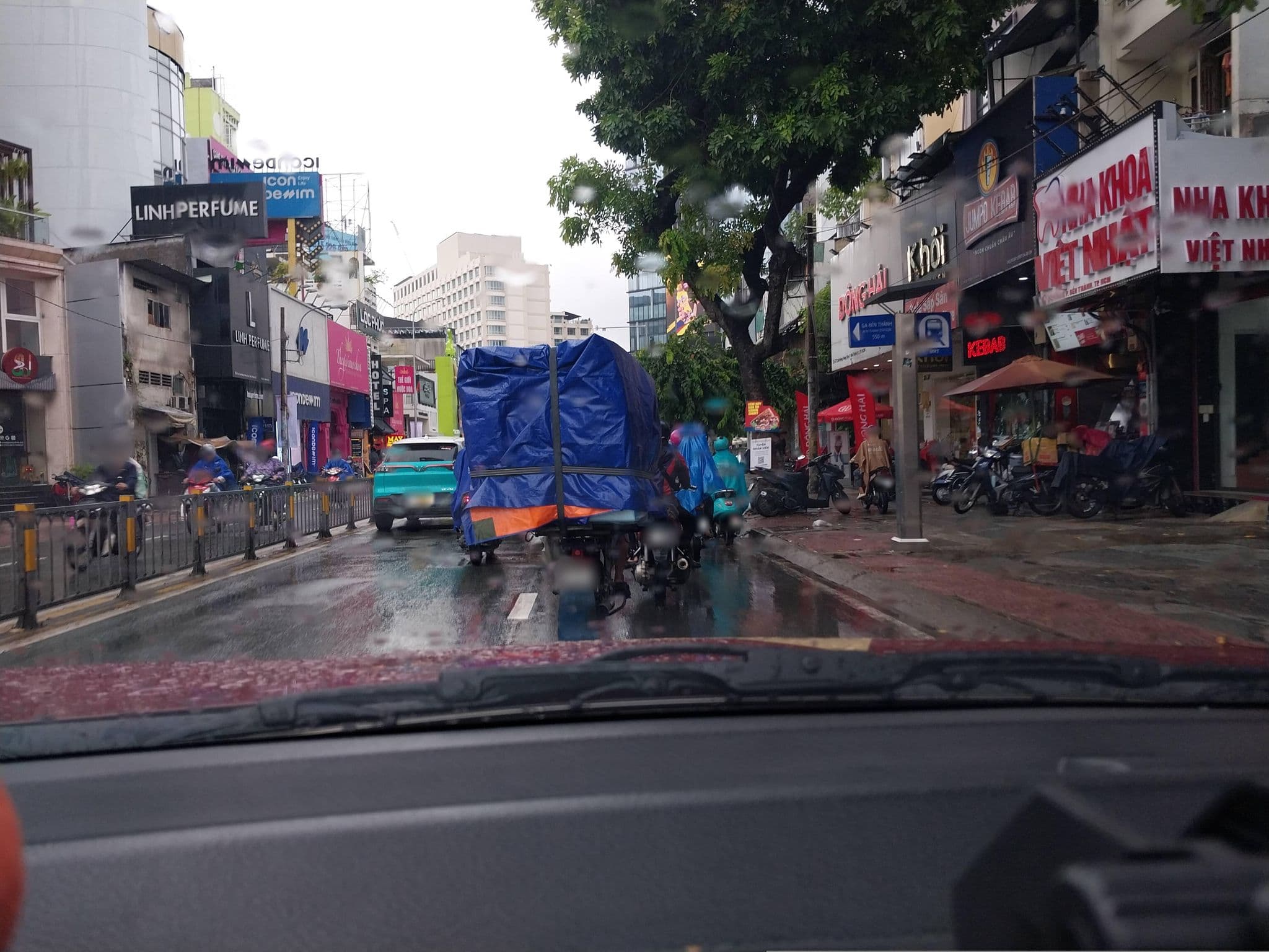 Street view near Cicilia Hotel, Quận Ba — © sg_front_1 (CC BY-SA · Mapillary)