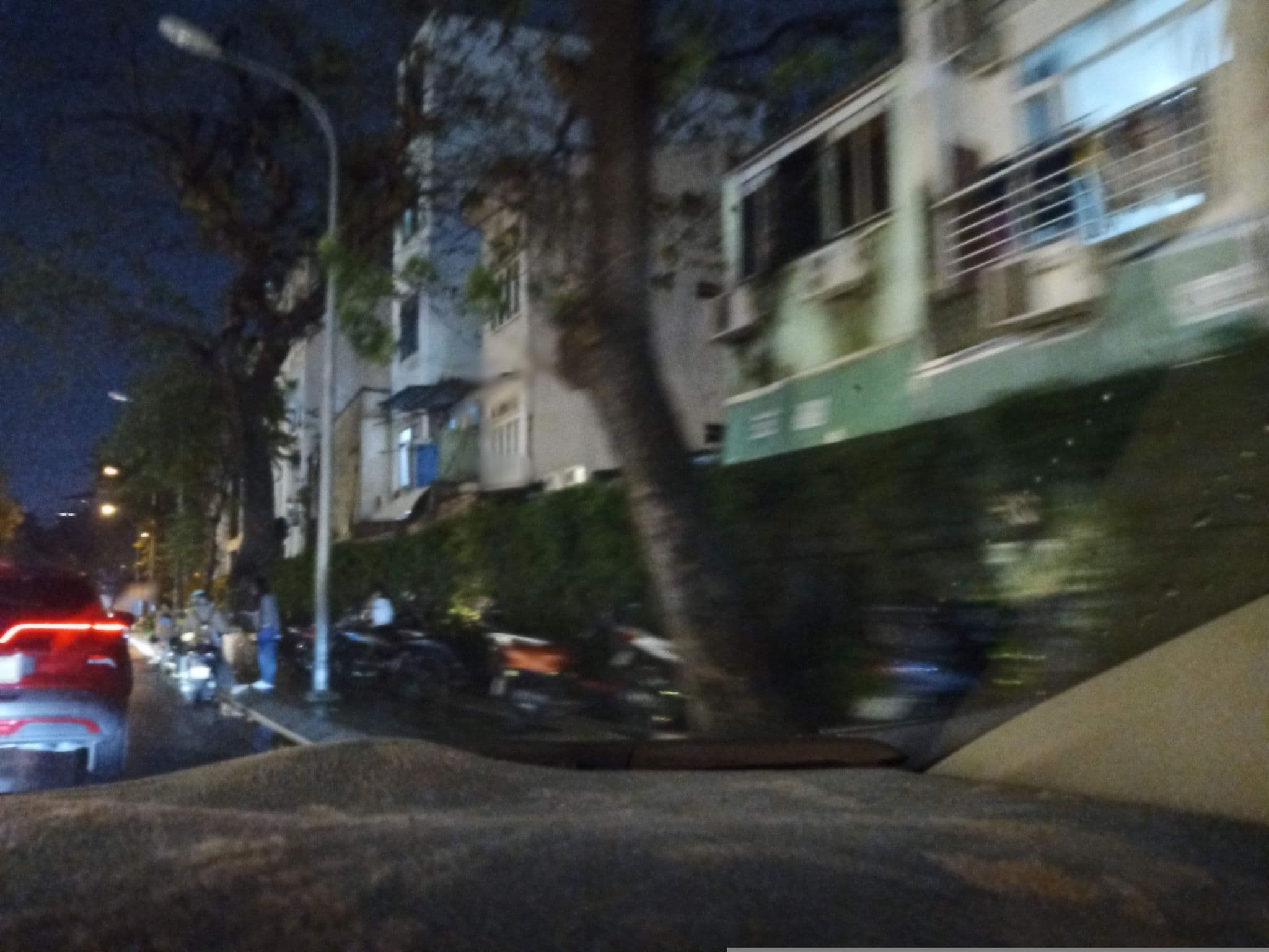 Street view near Minh Tâm Hotel, Quận Ba — © sg_right_1 (CC BY-SA · Mapillary)
