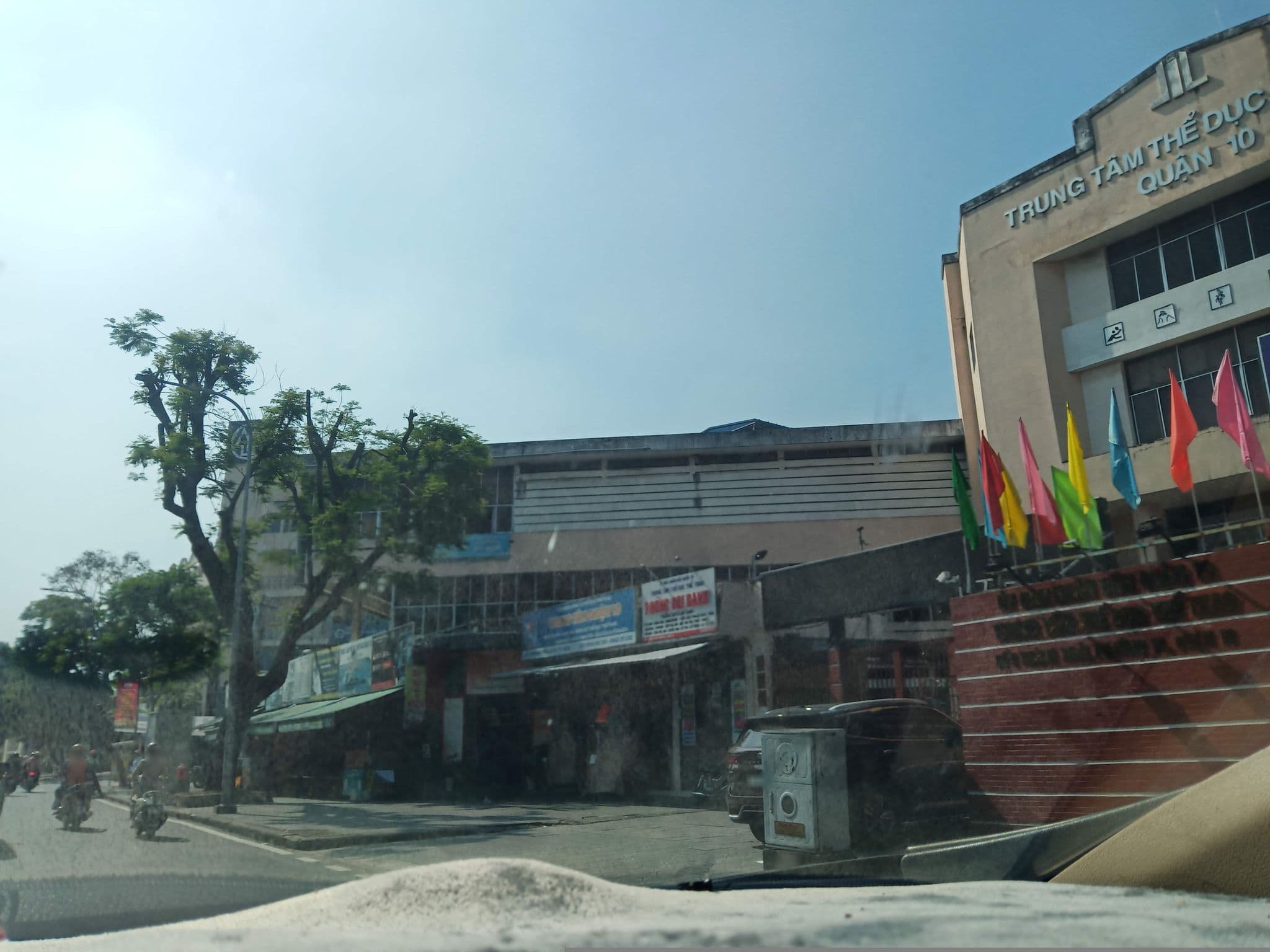 Street view near Tạp hóa bách khoa, Quận Mười — © sg_right_1 (CC BY-SA · Mapillary)