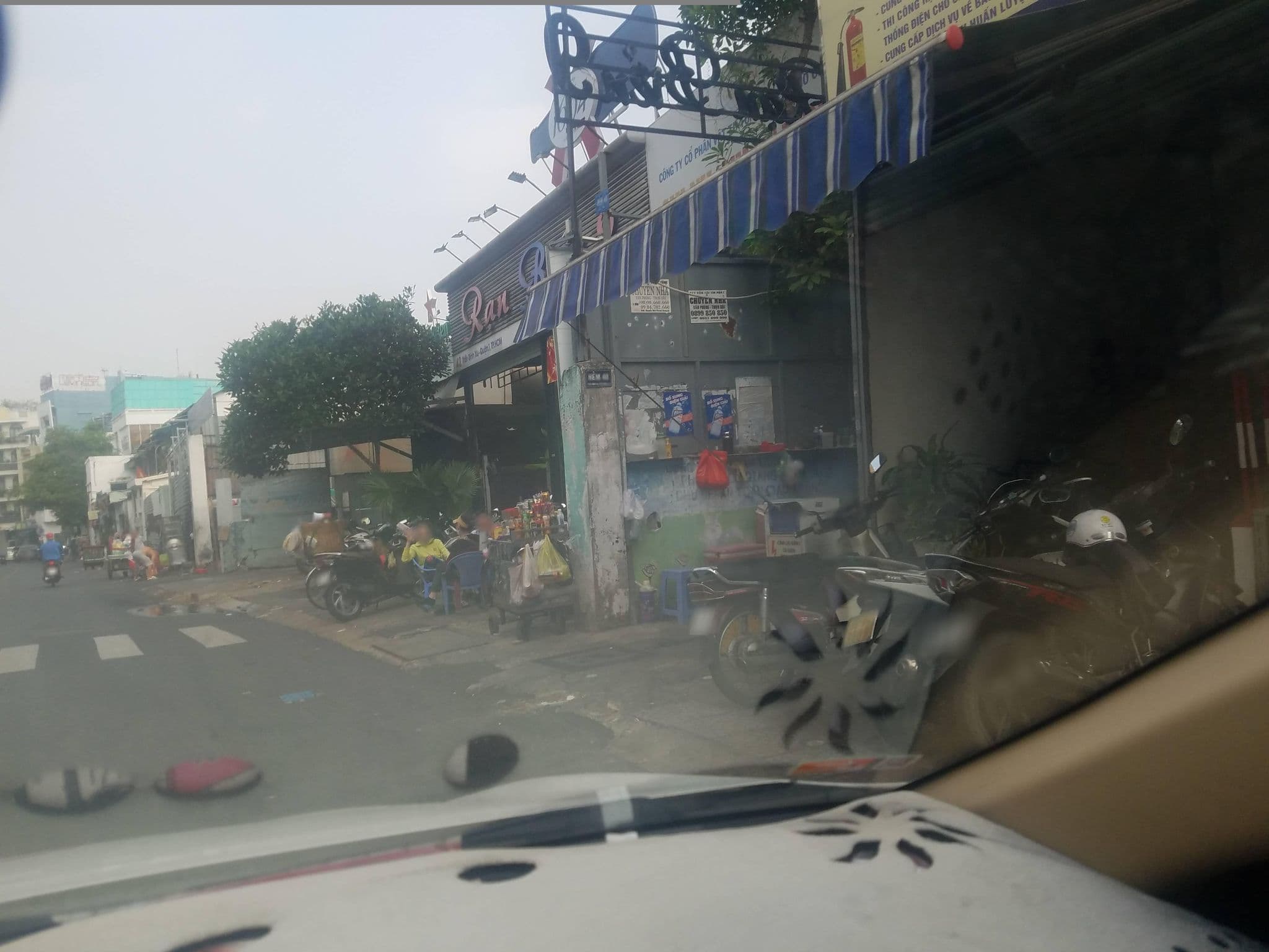 Street view near Uyen My Hotel, Quận Bốn — © sg_right_2 (CC BY-SA · Mapillary)