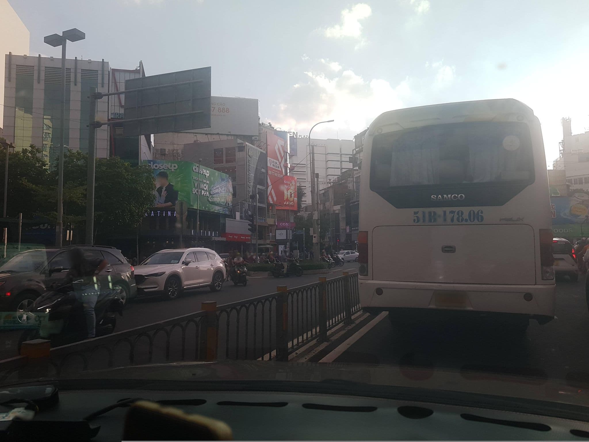 Street view near Pravina Hotel, Quận Ba — © bemaps1 (CC BY-SA · Mapillary)