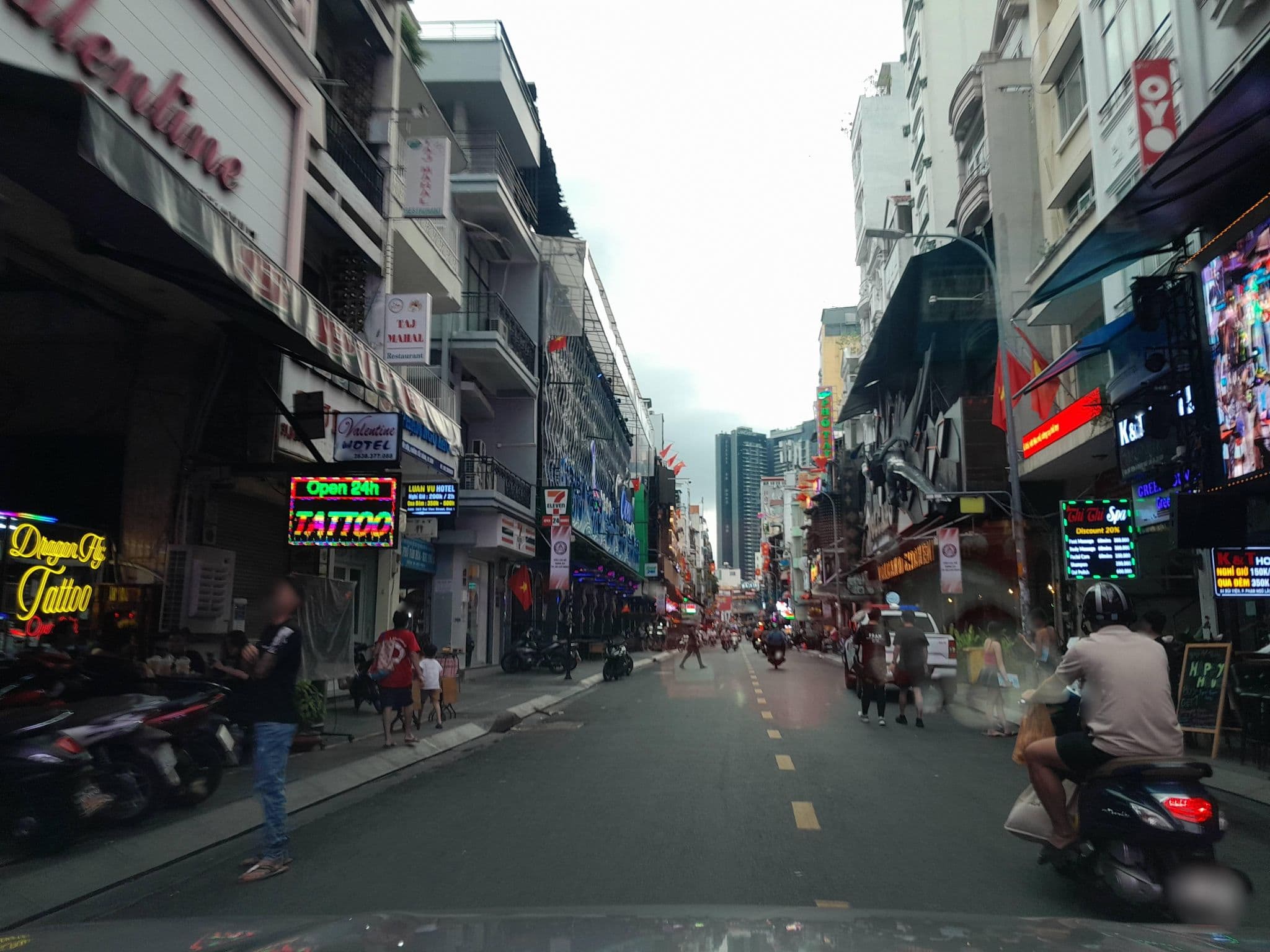 Street view near Madam Cuc 64, Quận Ba — © sg_front_3 (CC BY-SA · Mapillary)