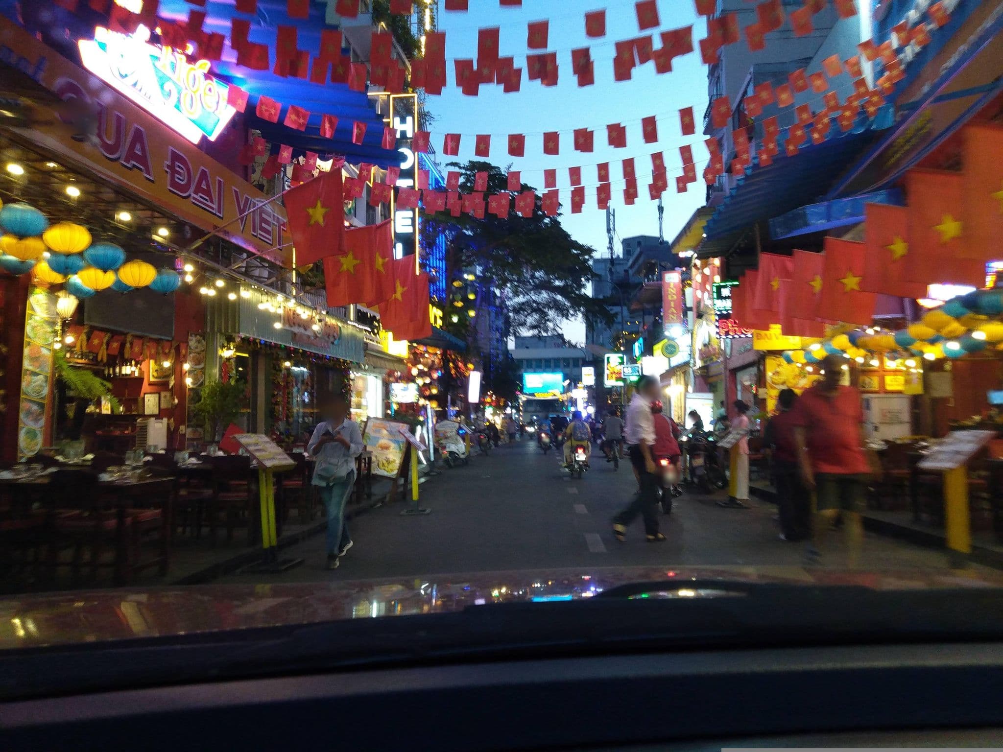 Street view near Cosmo Homestay, Quận Ba — © sg_front_1 (CC BY-SA · Mapillary)