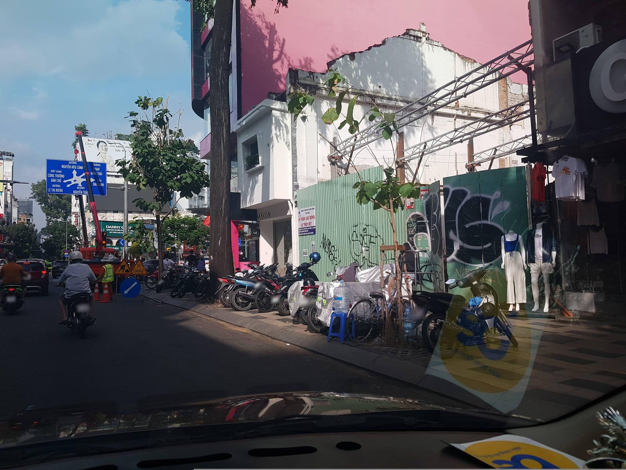 Street view near Nam De Hotel, Quận Ba — © bemaps1 (CC BY-SA · Mapillary)