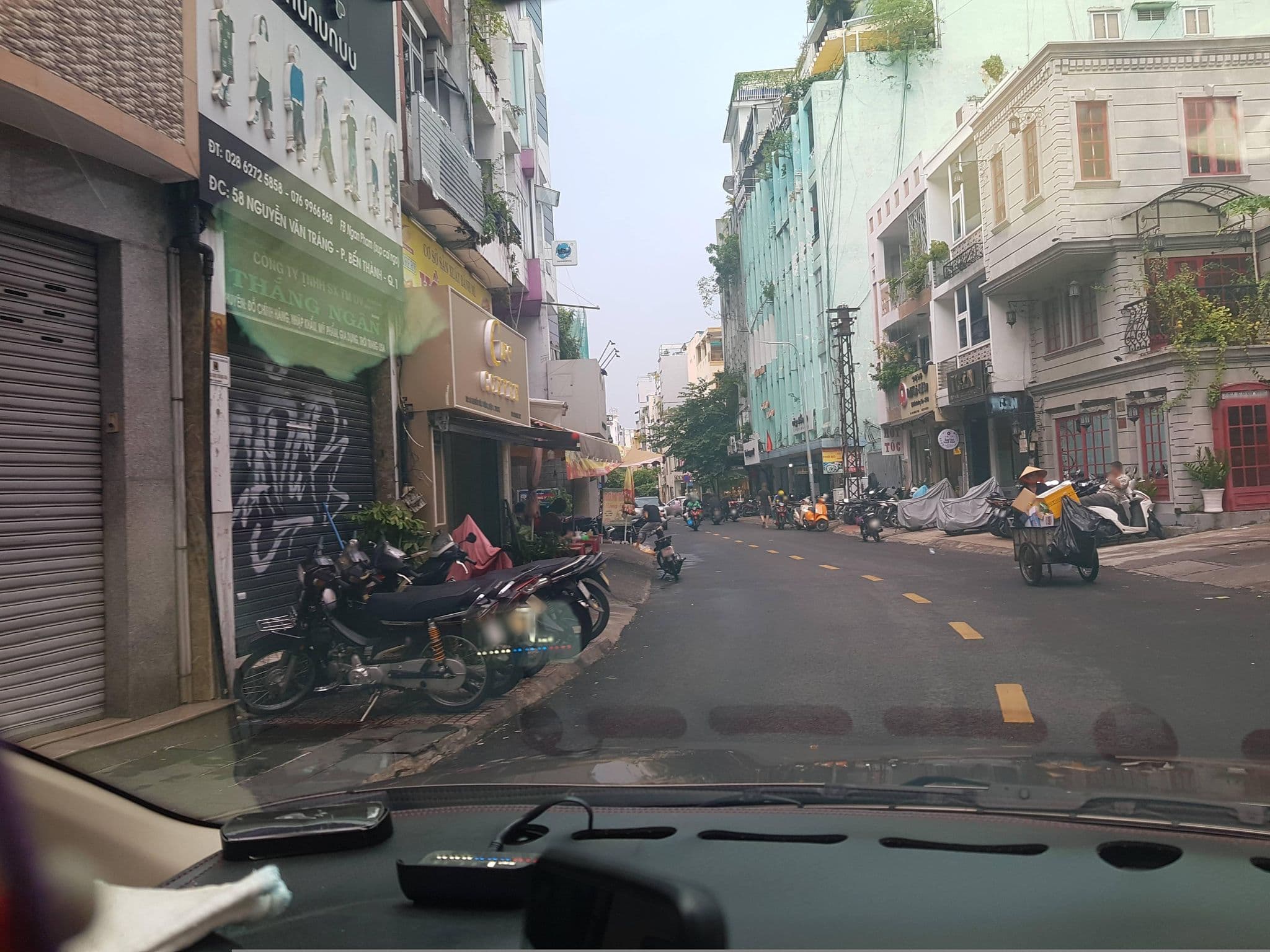 Street view near The Hammock Hotel, Quận Ba — © bemaps1 (CC BY-SA · Mapillary)