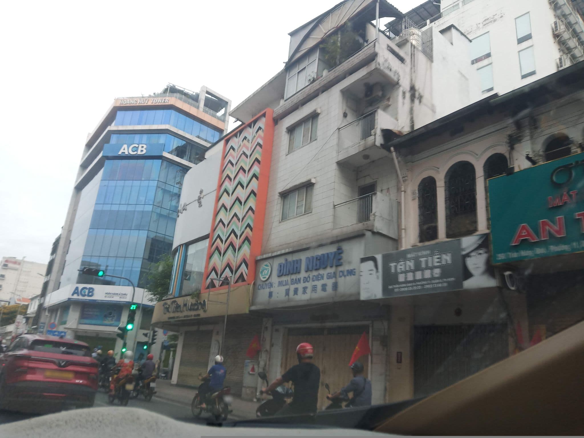 Street view near Hotel Arc En Ciel Thien Hong Ho Chi Minh City, Quận Năm — © sg_right_1 (CC BY-SA · Mapillary)