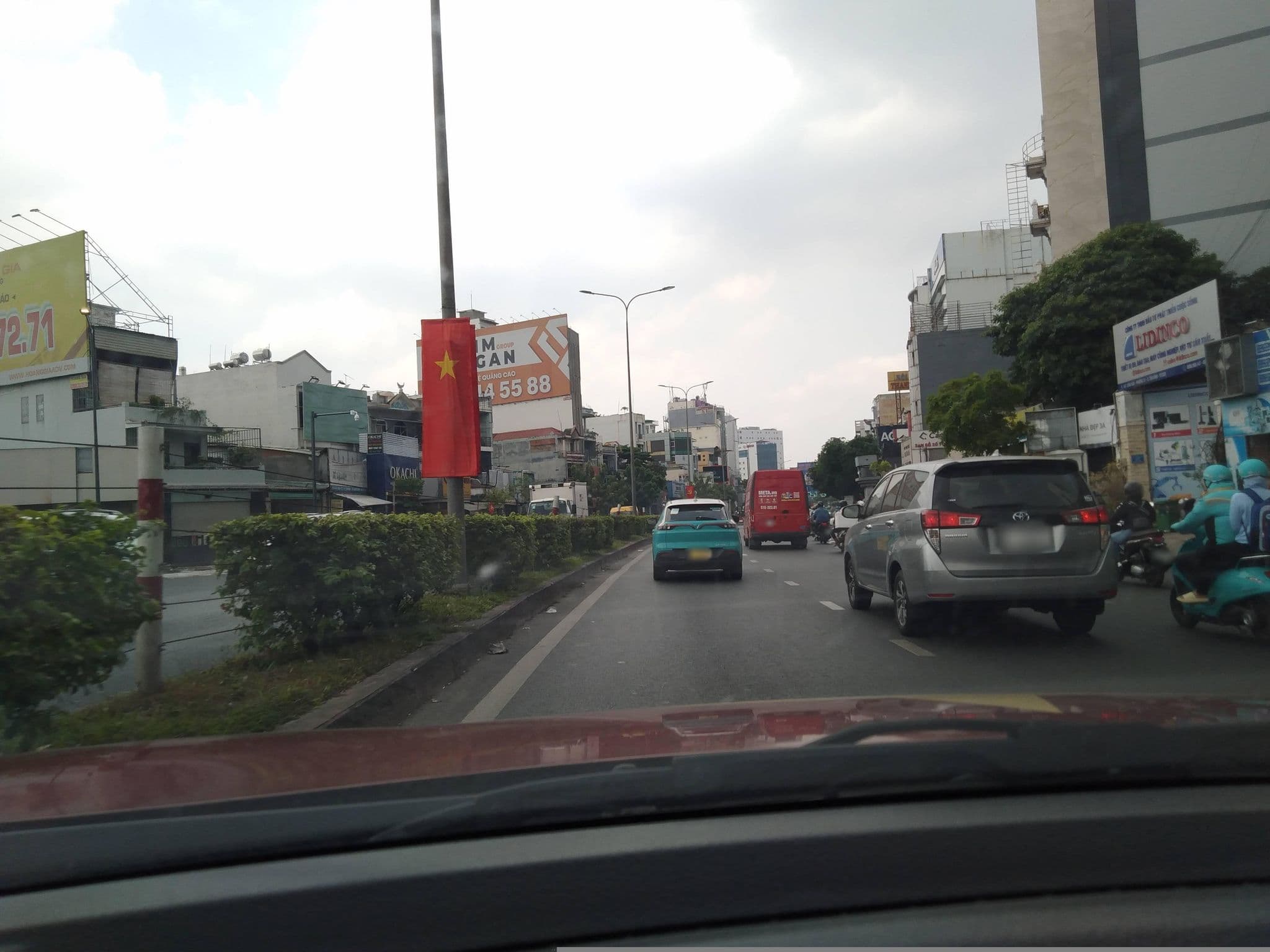 Street view near Thinh Van Hotel, Ho Chi Minh City — © sg_front_1 (CC BY-SA · Mapillary)