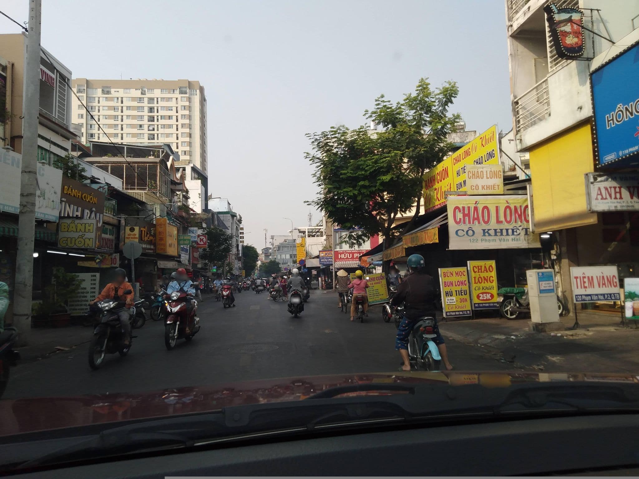 Street view near Vuong quang Hotel, Tân Bình — © sg_front_1 (CC BY-SA · Mapillary)