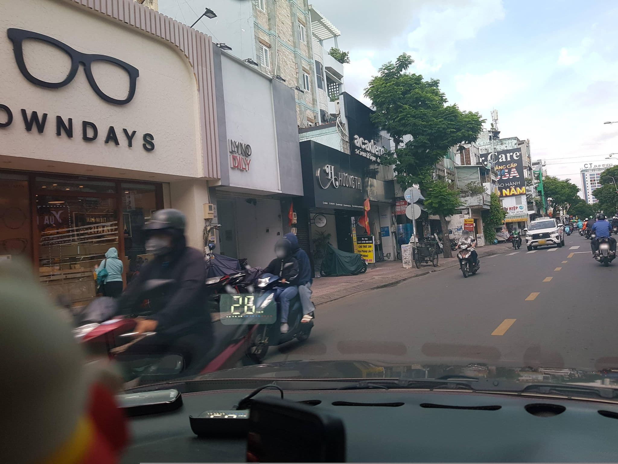 Street view near Thai Ha Huy Hotel, Tân Bình — © bemaps1 (CC BY-SA · Mapillary)