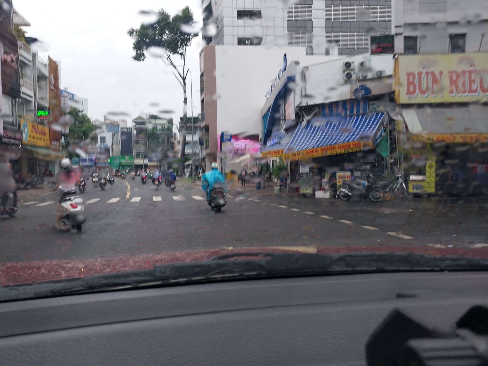 Street view near New Pacific Hotel, Quận Ba — © sg_front_1 (CC BY-SA · Mapillary)
