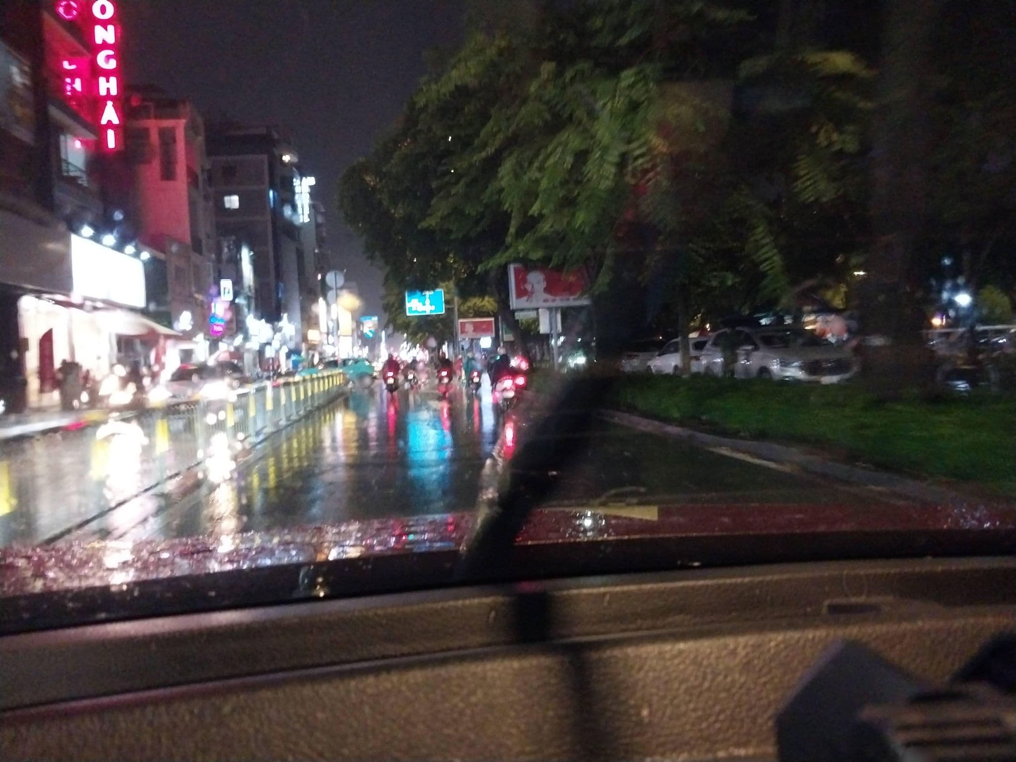 Street view near Hong Vy 1 Hotel, Quận Ba — © sg_front_1 (CC BY-SA · Mapillary)