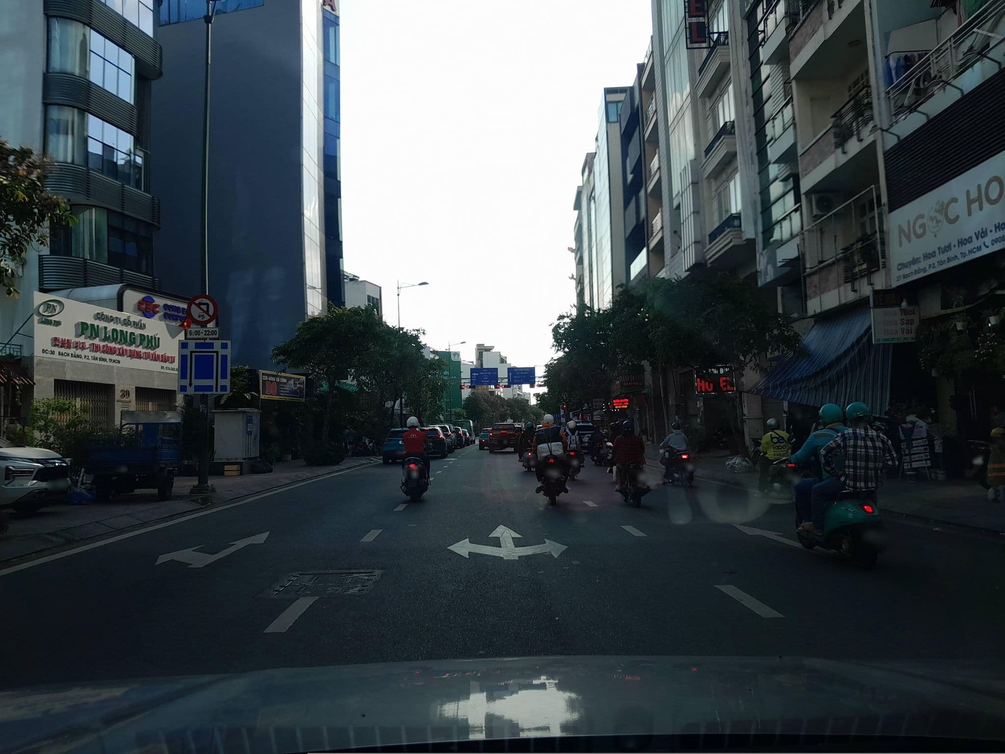 Street view near sunrise airport hotel, Gò Vấp — © sg_front_3 (CC BY-SA · Mapillary)