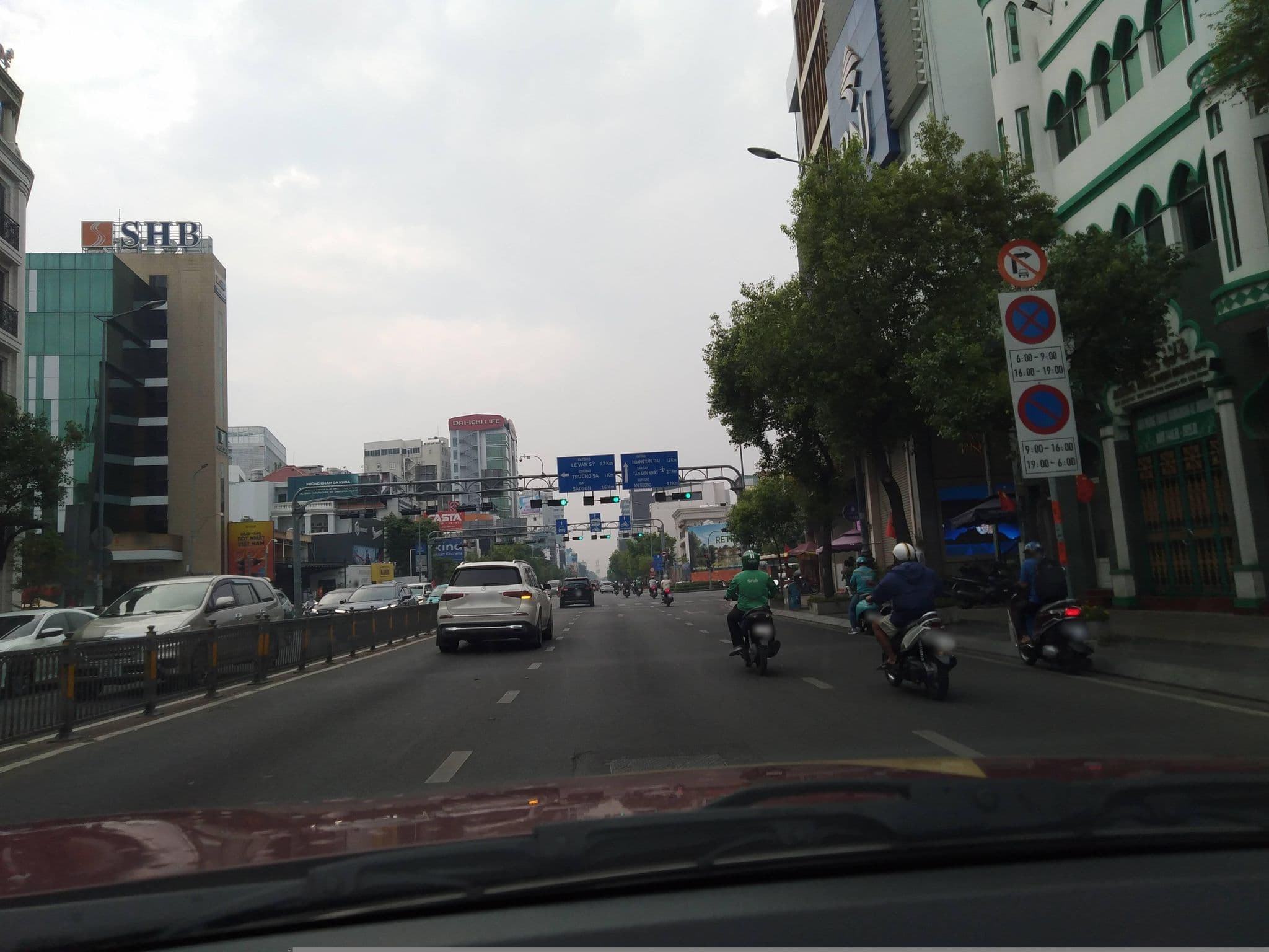 Street view near Star city hotel saigon vietnam, Tân Bình — © sg_front_1 (CC BY-SA · Mapillary)