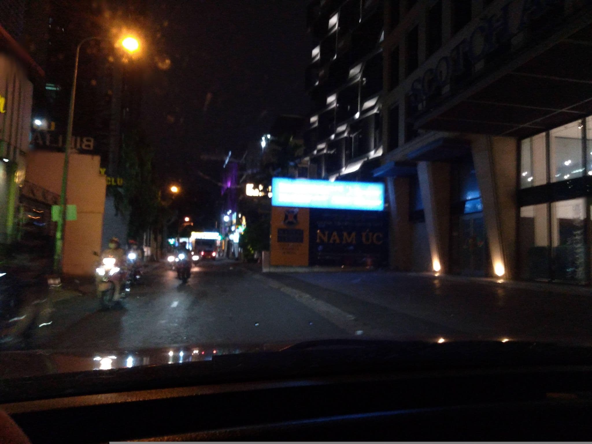 Street view near M Village Hoàng Văn Thụ, Tân Bình — © sg_front_1 (CC BY-SA · Mapillary)