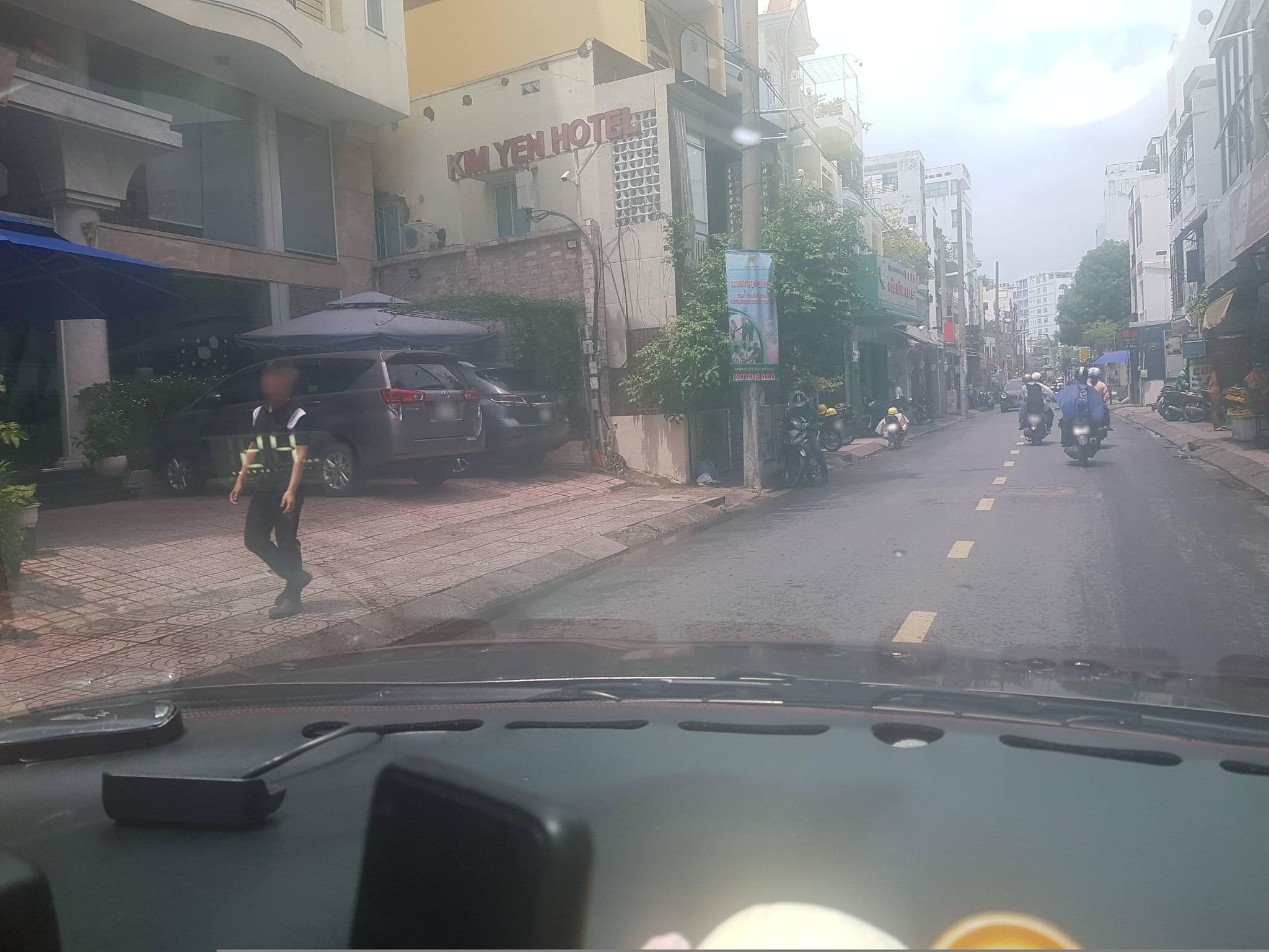 Street view near The Kim Yen Hotel, Tân Bình — © bemaps1 (CC BY-SA · Mapillary)