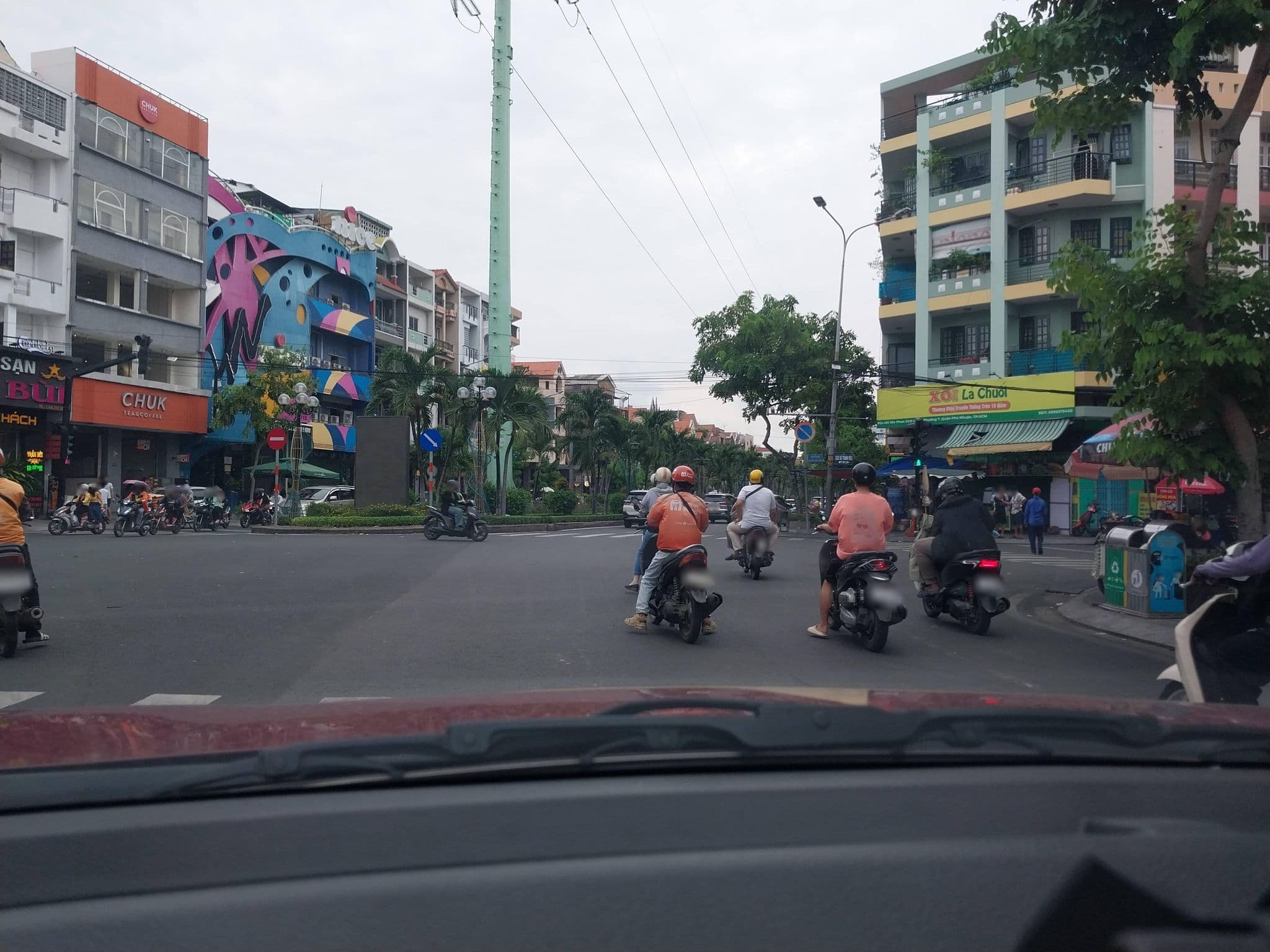 Street view near Mỹ Ý Hotel, Bình Thạnh — © sg_front_1 (CC BY-SA · Mapillary)