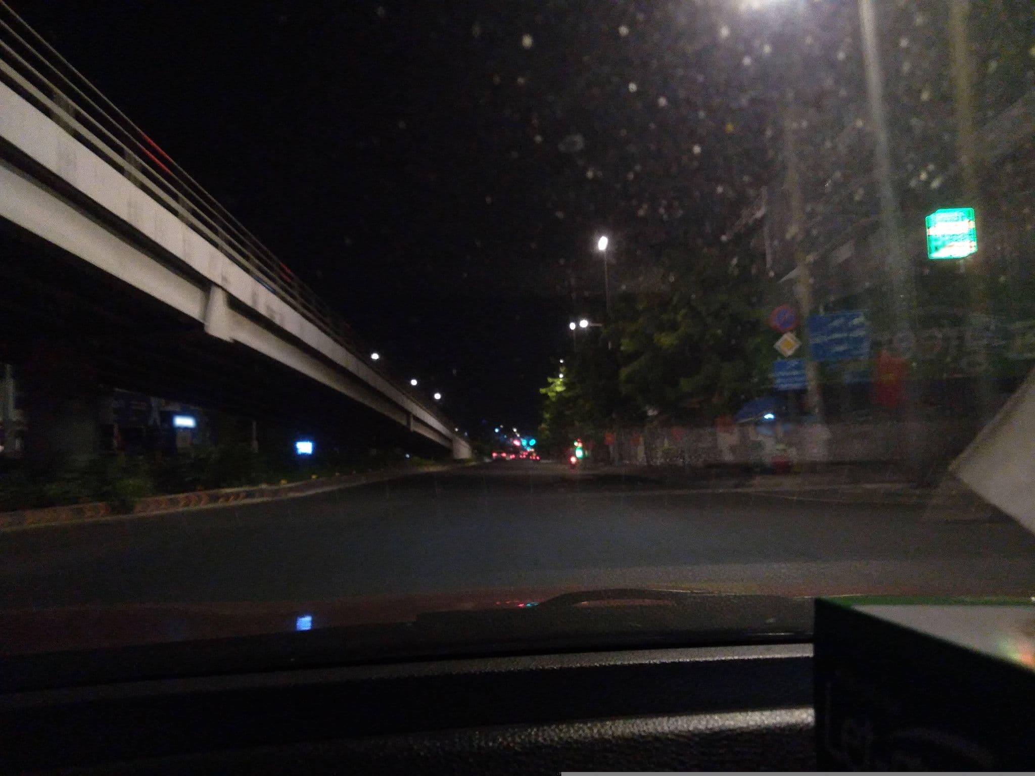 Street view near Koreana Hotel, Tân Bình — © sg_front_1 (CC BY-SA · Mapillary)