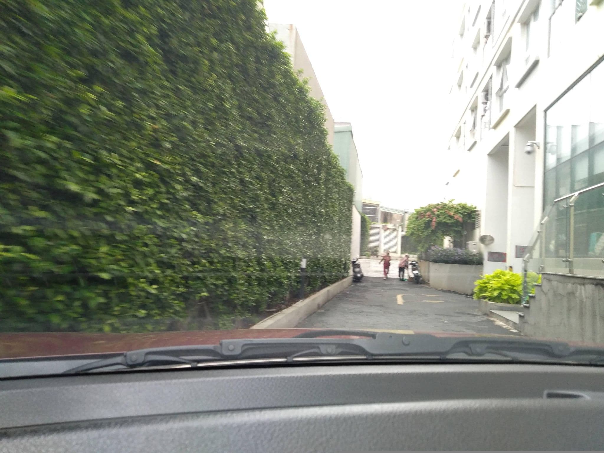 Street view near Khánh Ngân Hotel, Quận Bốn — © sg_front_1 (CC BY-SA · Mapillary)