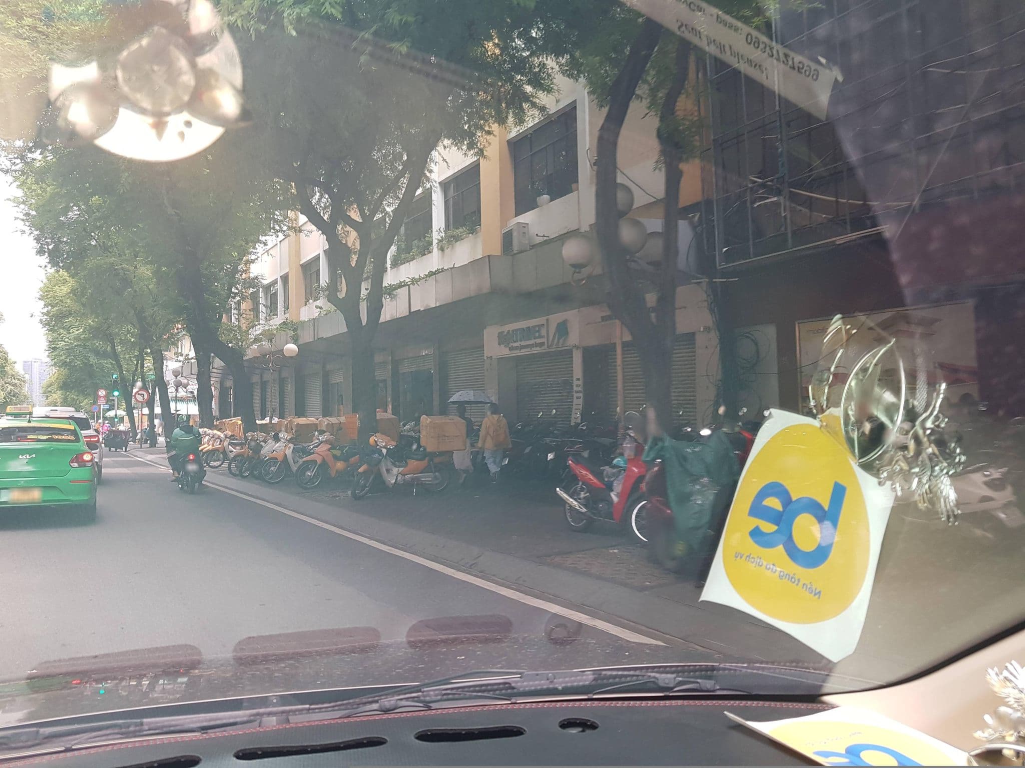 Street view near InterContinental Saigon, Quận Bốn — © bemaps1 (CC BY-SA · Mapillary)