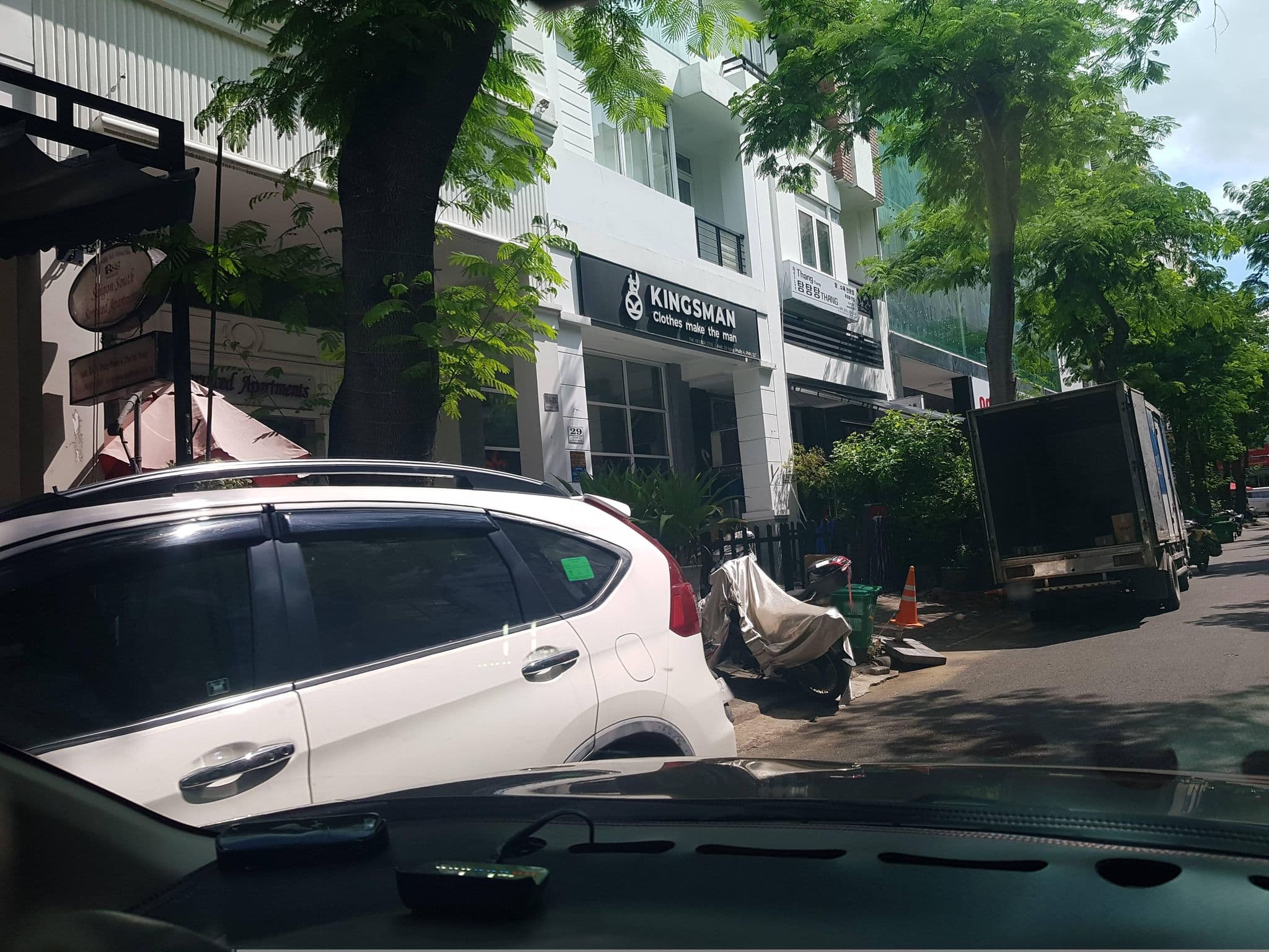 Street view near swimming pool, Quận Bốn — © bemaps1 (CC BY-SA · Mapillary)