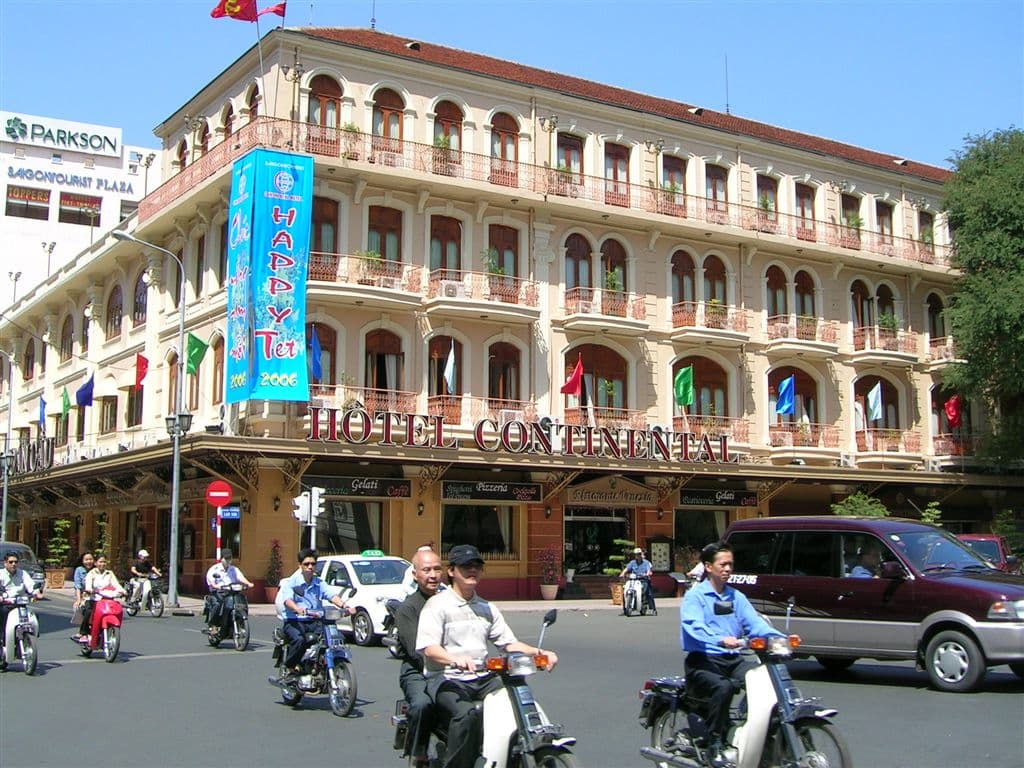 Hotel Continental Saigon (via Wikimedia Commons, CC BY 2.0)