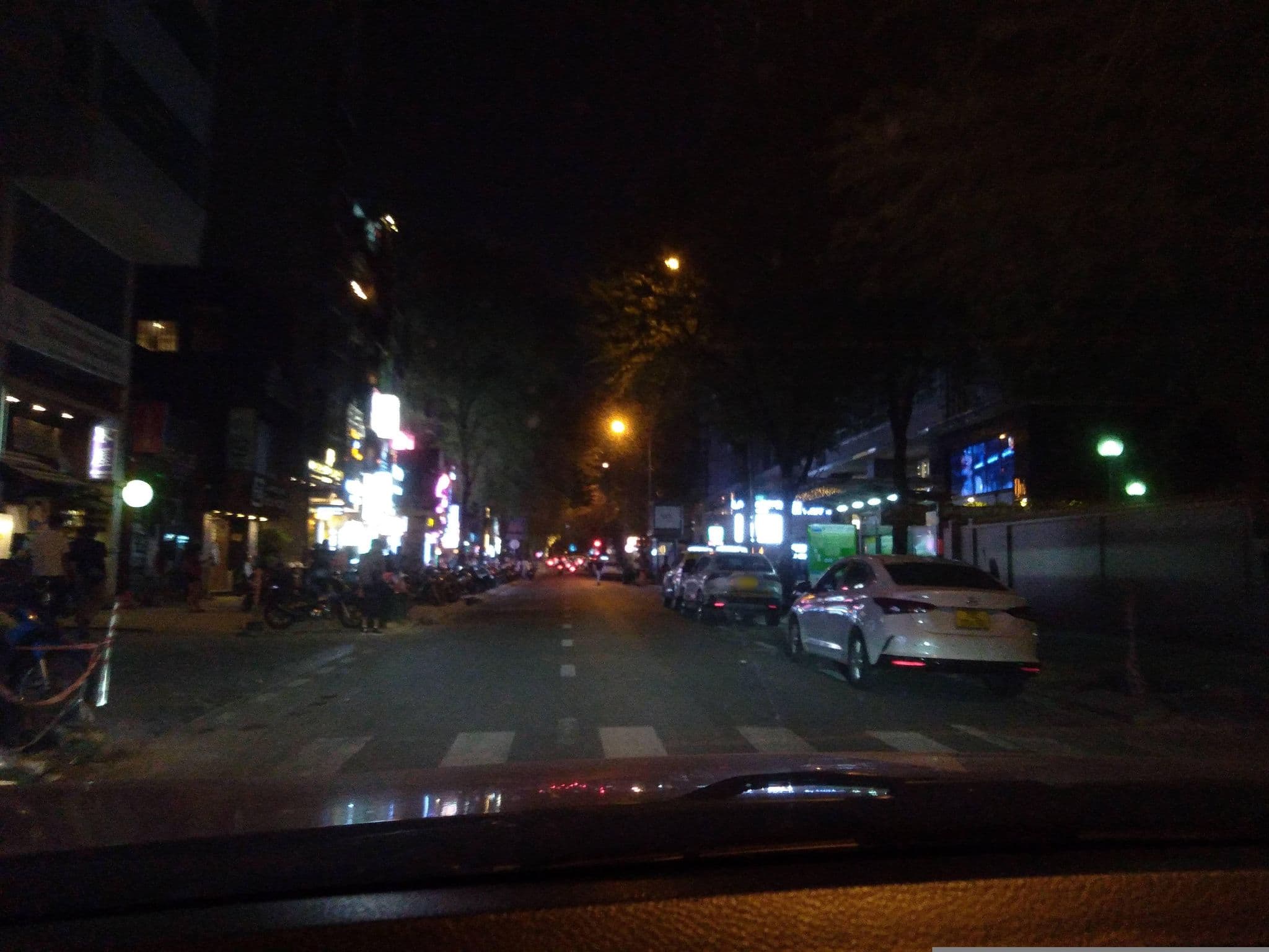 Street view near Roseland Centa Hotel, Quận Bốn — © sg_front_1 (CC BY-SA · Mapillary)