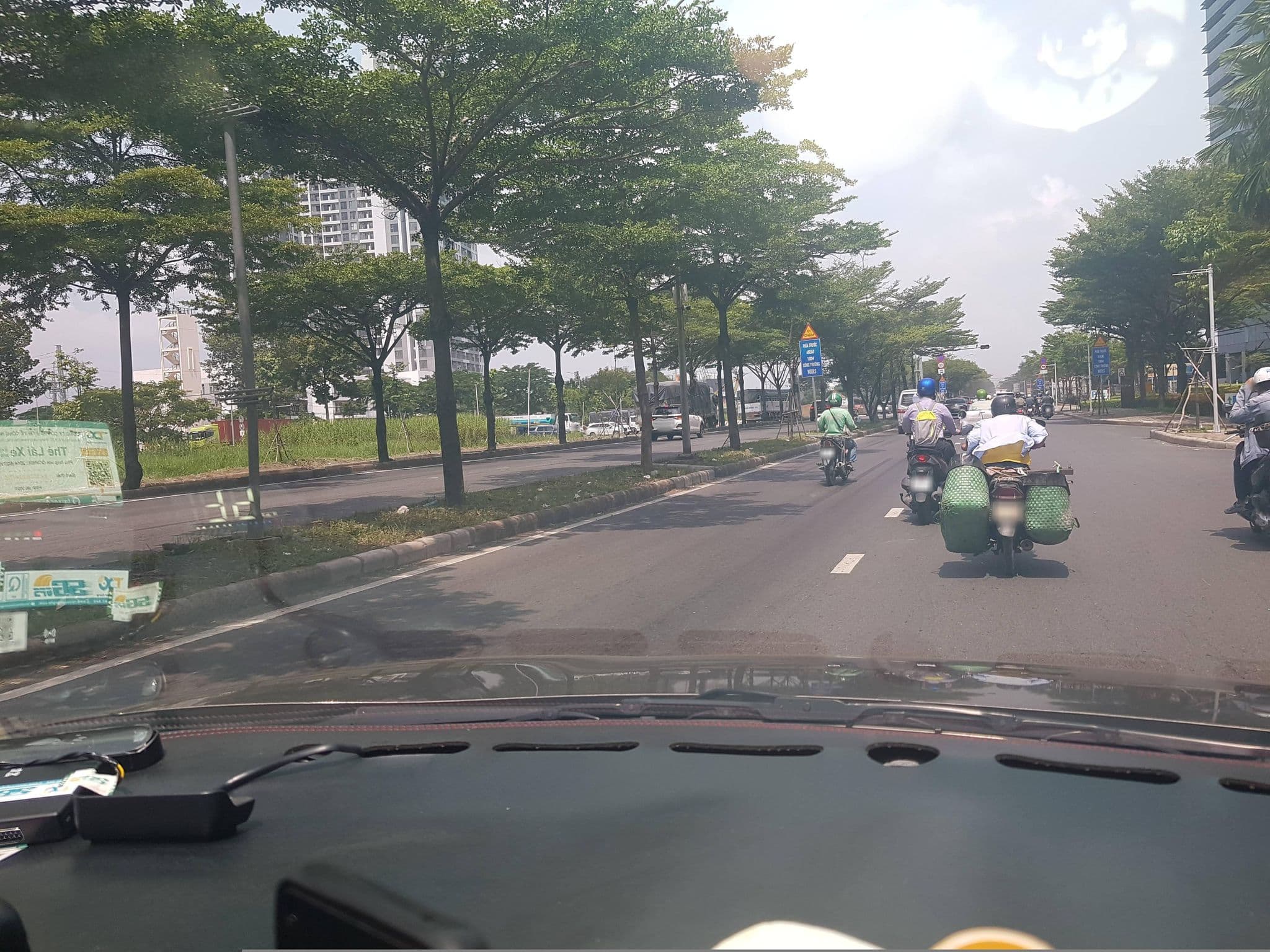Street view near Intercontinental Hanoi Westlake, Quận Bốn — © bemaps1 (CC BY-SA · Mapillary)