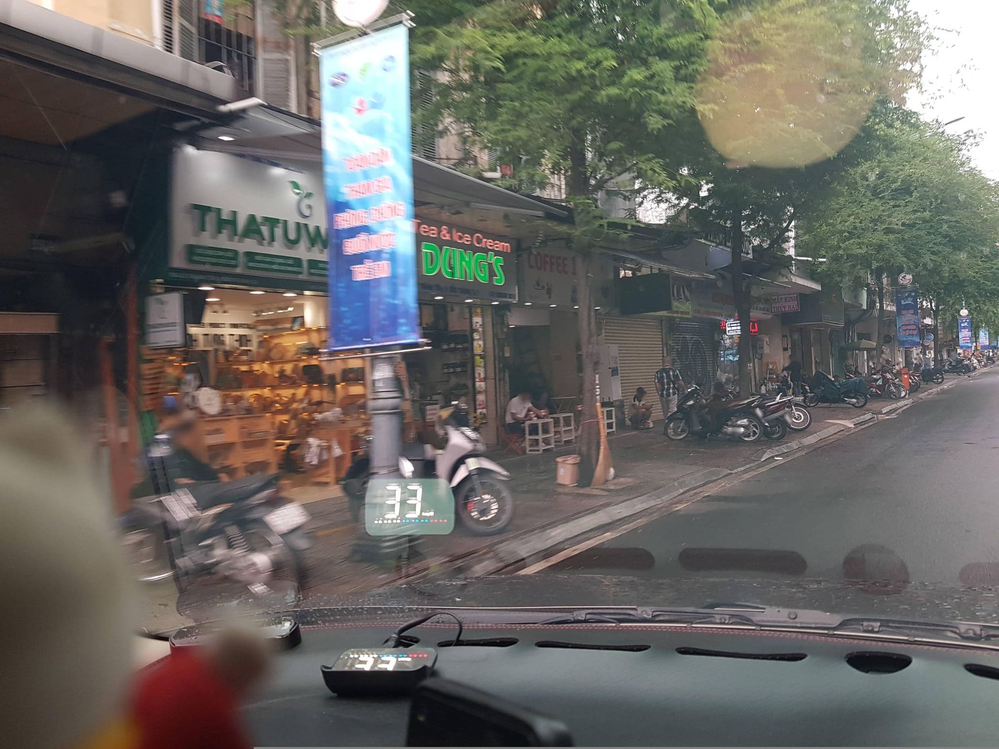 Street view near Ngan Ha Hotel, Quận Bốn — © bemaps1 (CC BY-SA · Mapillary)