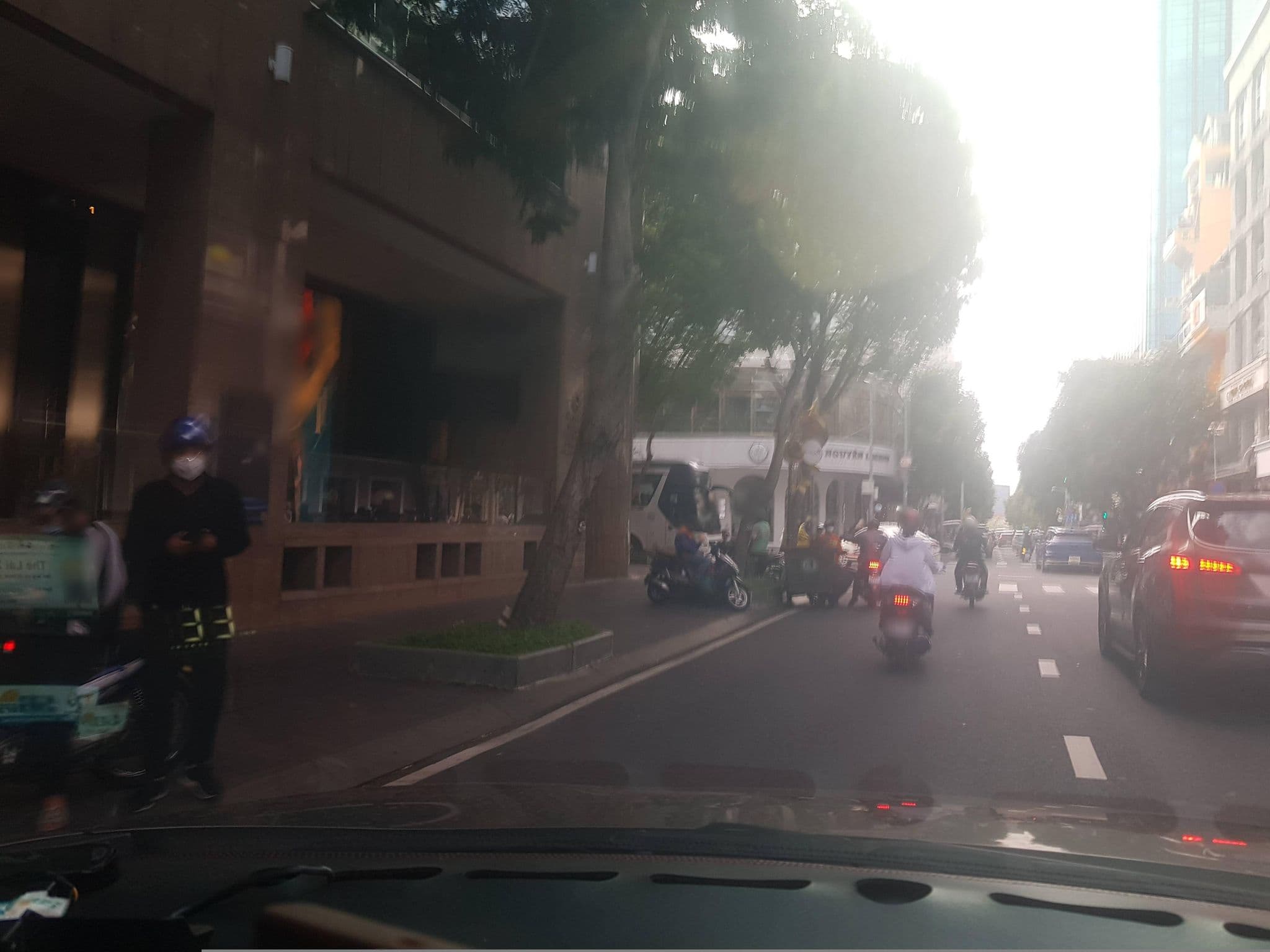 Street view near top floor @Sheraton Grand Tower, Quận Bốn — © bemaps1 (CC BY-SA · Mapillary)