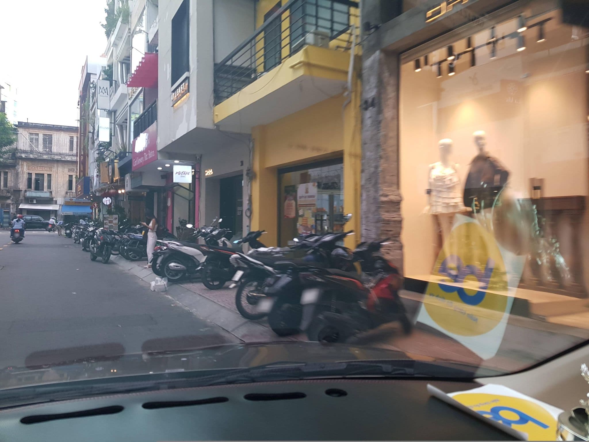 Street view near Hotel Quy Hung, Quận Bốn — © bemaps1 (CC BY-SA · Mapillary)