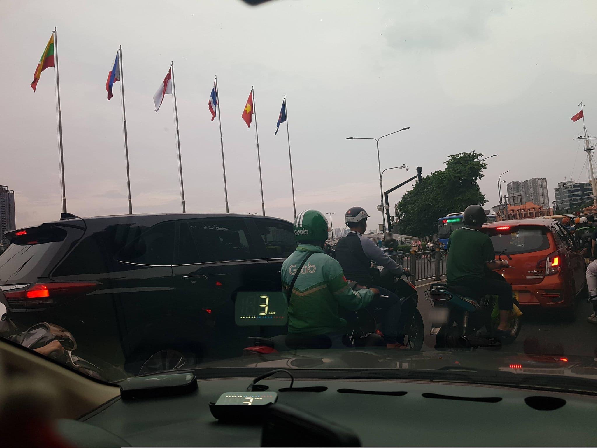 Street view near Club Floor, Quận Bốn — © bemaps1 (CC BY-SA · Mapillary)