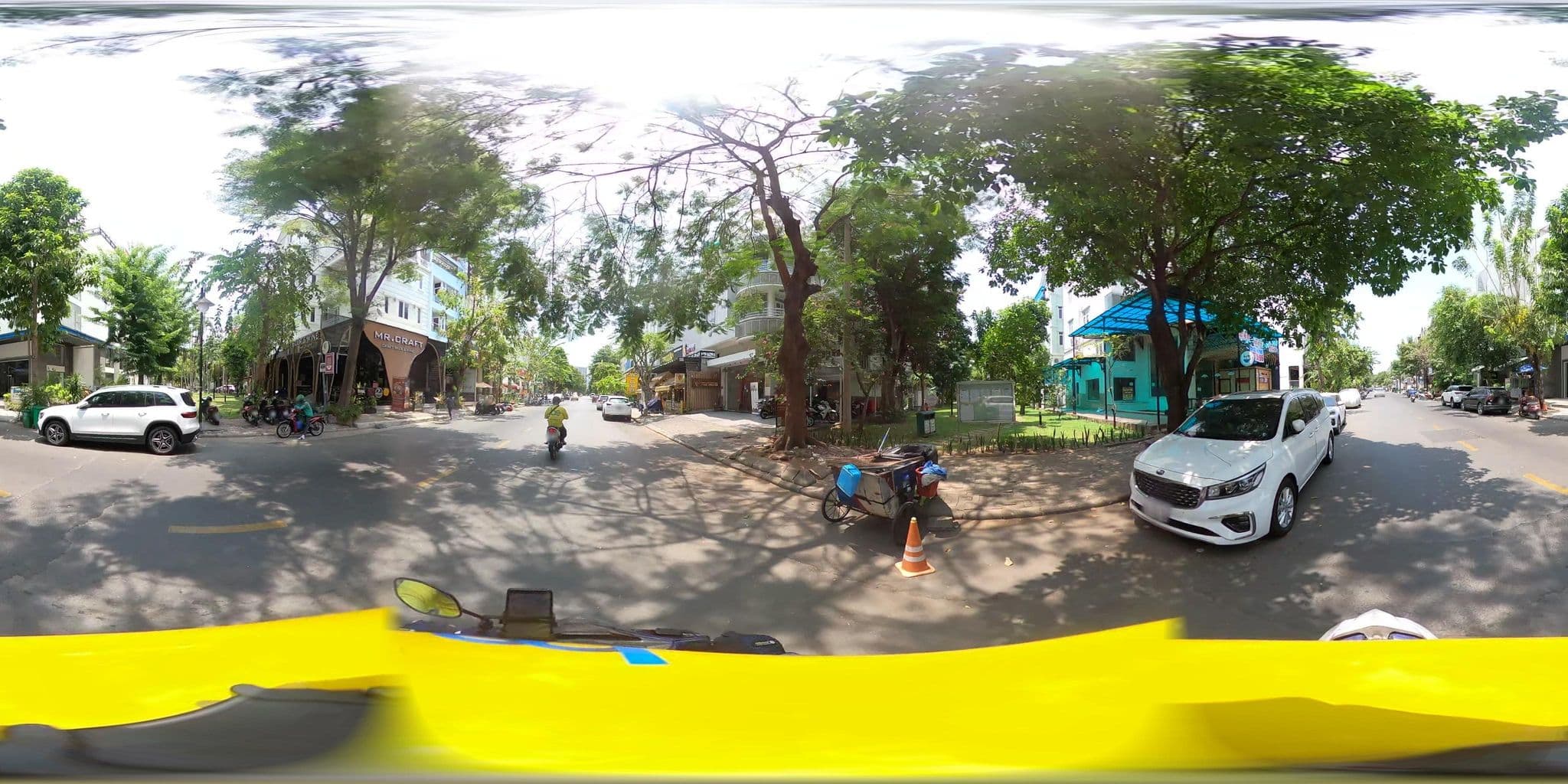 Street view near One World Hotel, Quận Bốn — © bemaps3_sg (CC BY-SA · Mapillary)