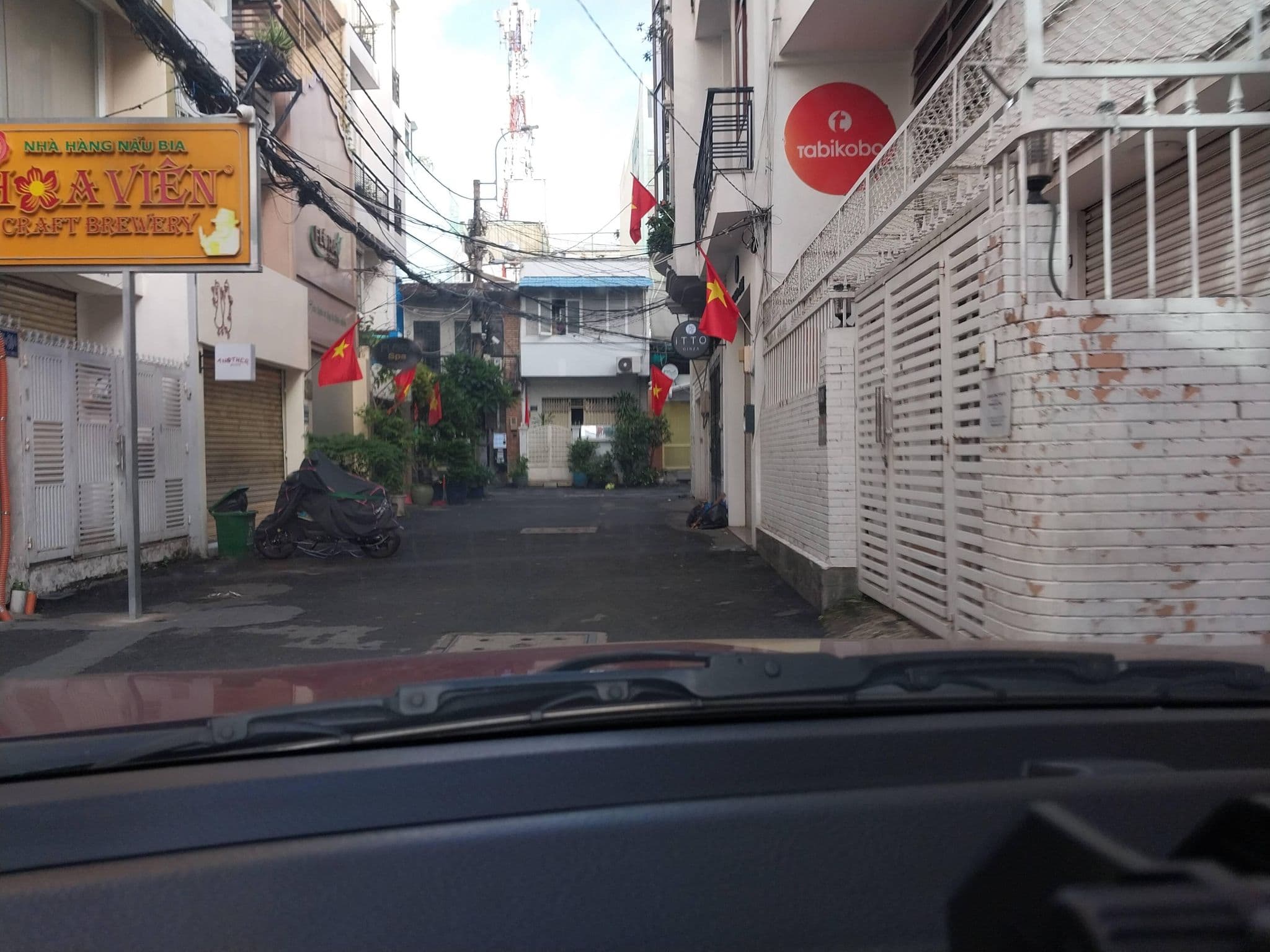 Street view near Urban Saigon Homestay, Quận Ba — © sg_front_1 (CC BY-SA · Mapillary)