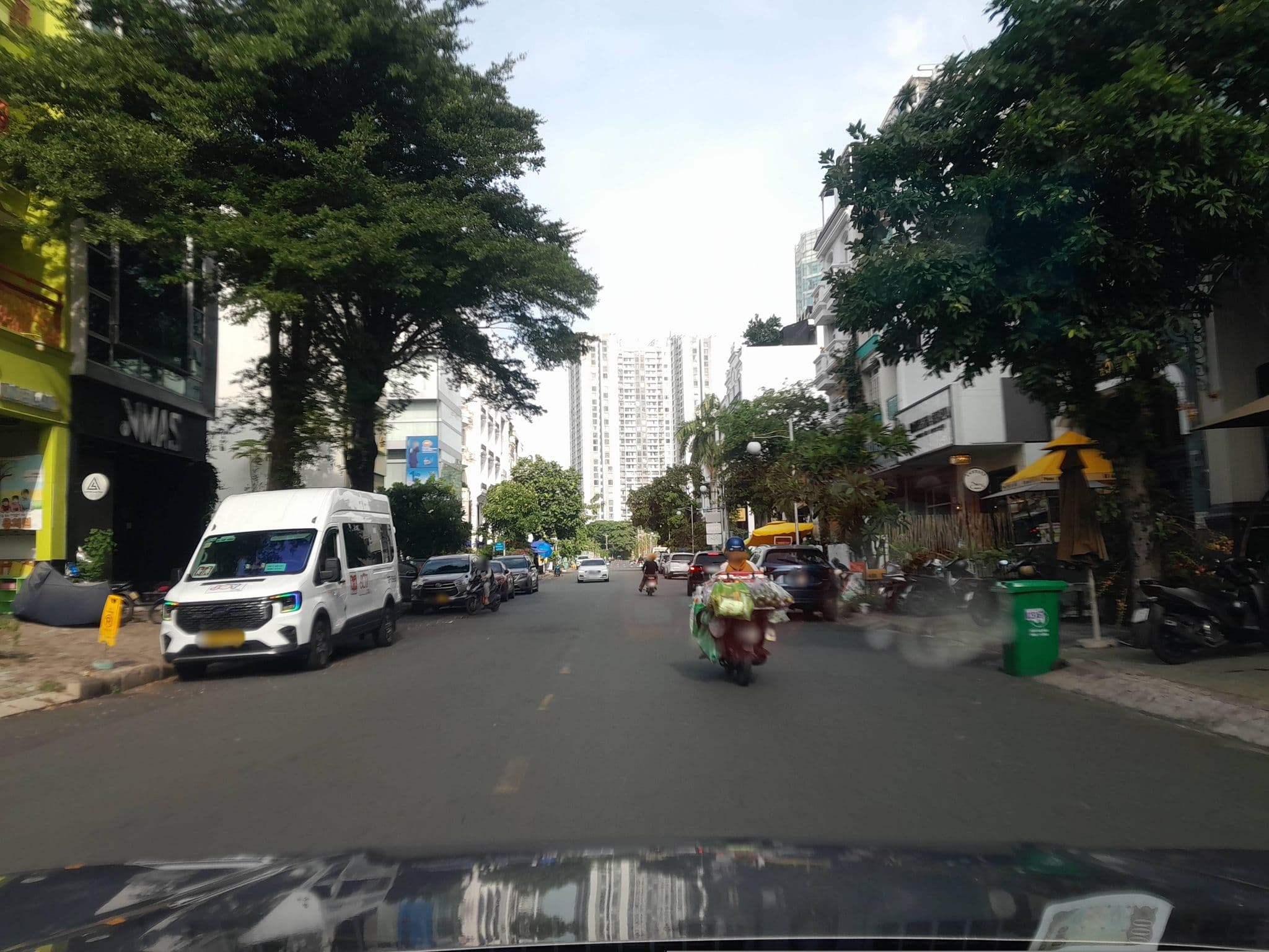 Street view near Spring hotel, Quận Bốn — © sg_front_3 (CC BY-SA · Mapillary)