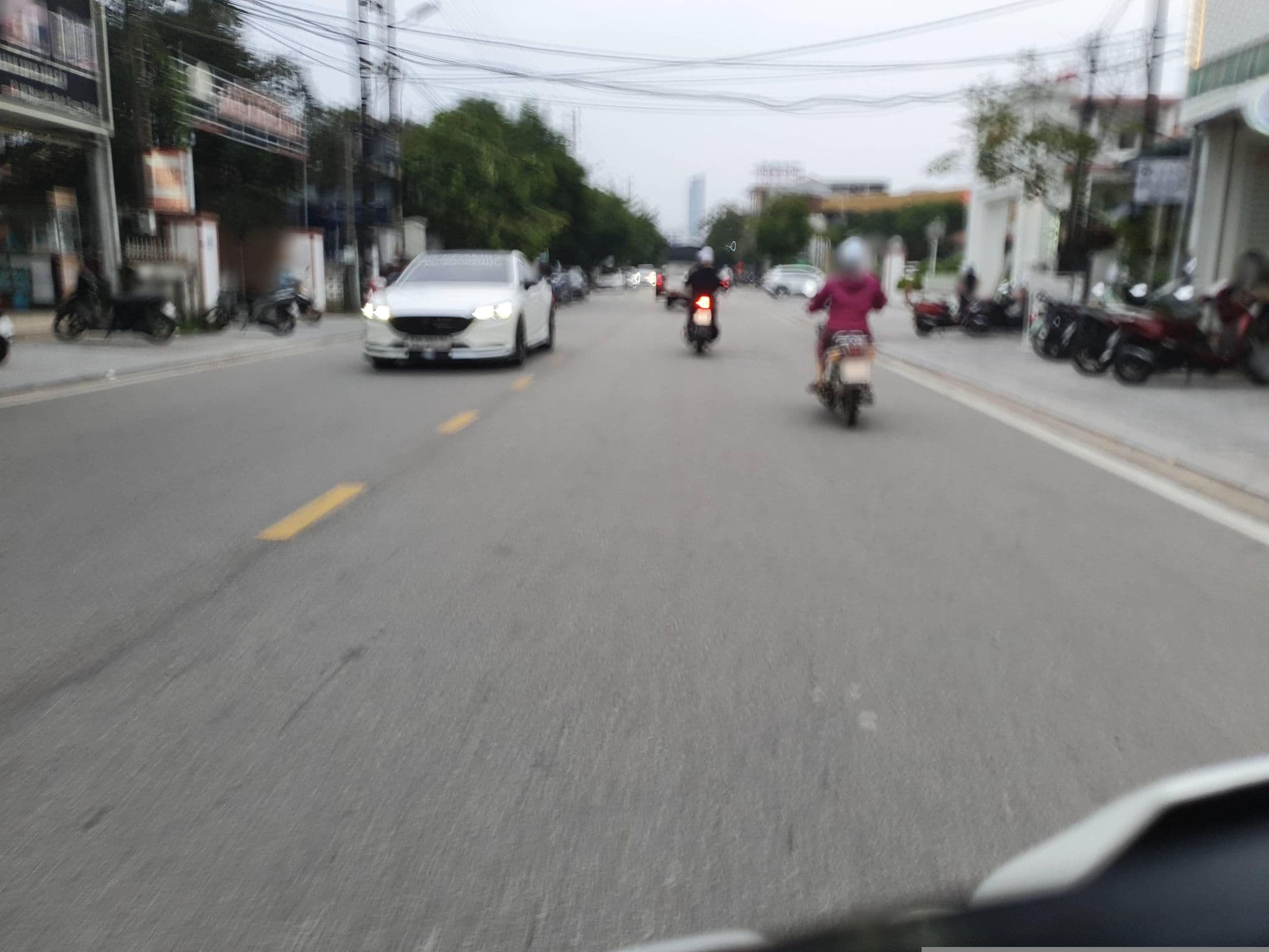 Street view near Ks 83, Huế — © russmcd (CC BY-SA · Mapillary)