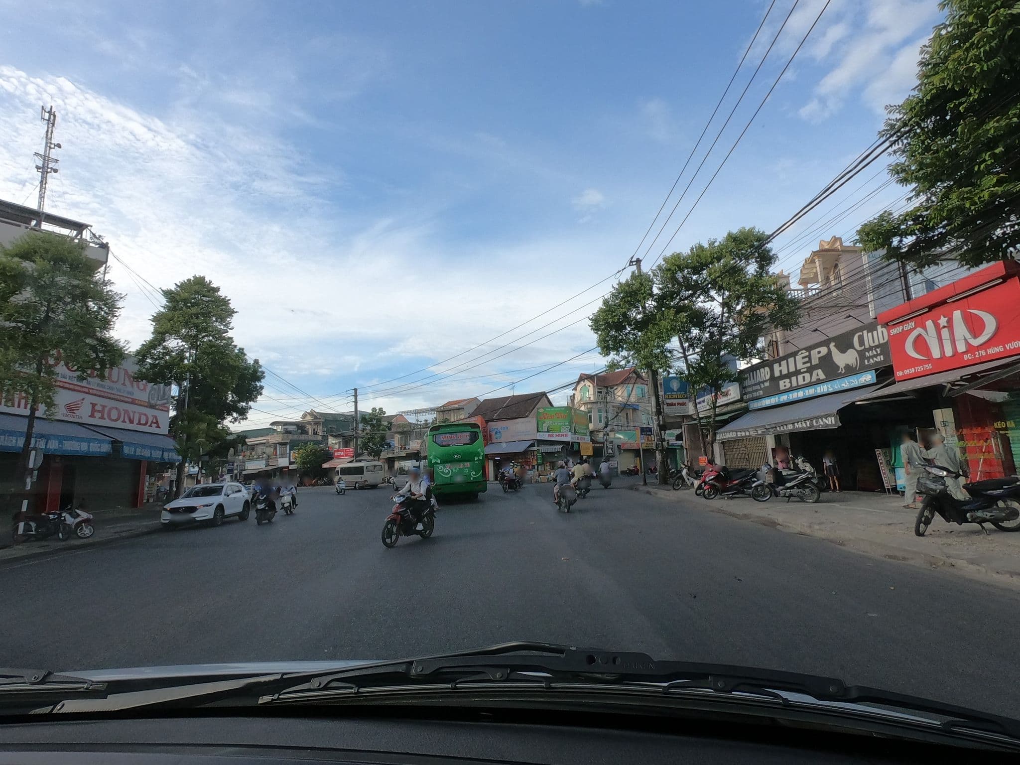 Street view near Prince Hotel, Huế — © rsnaru (CC BY-SA · Mapillary)