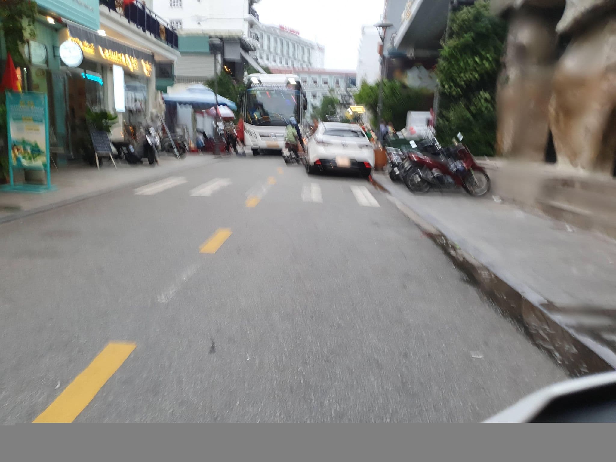 Street view near Bao Minh Hotel, Huế — © russmcd (CC BY-SA · Mapillary)