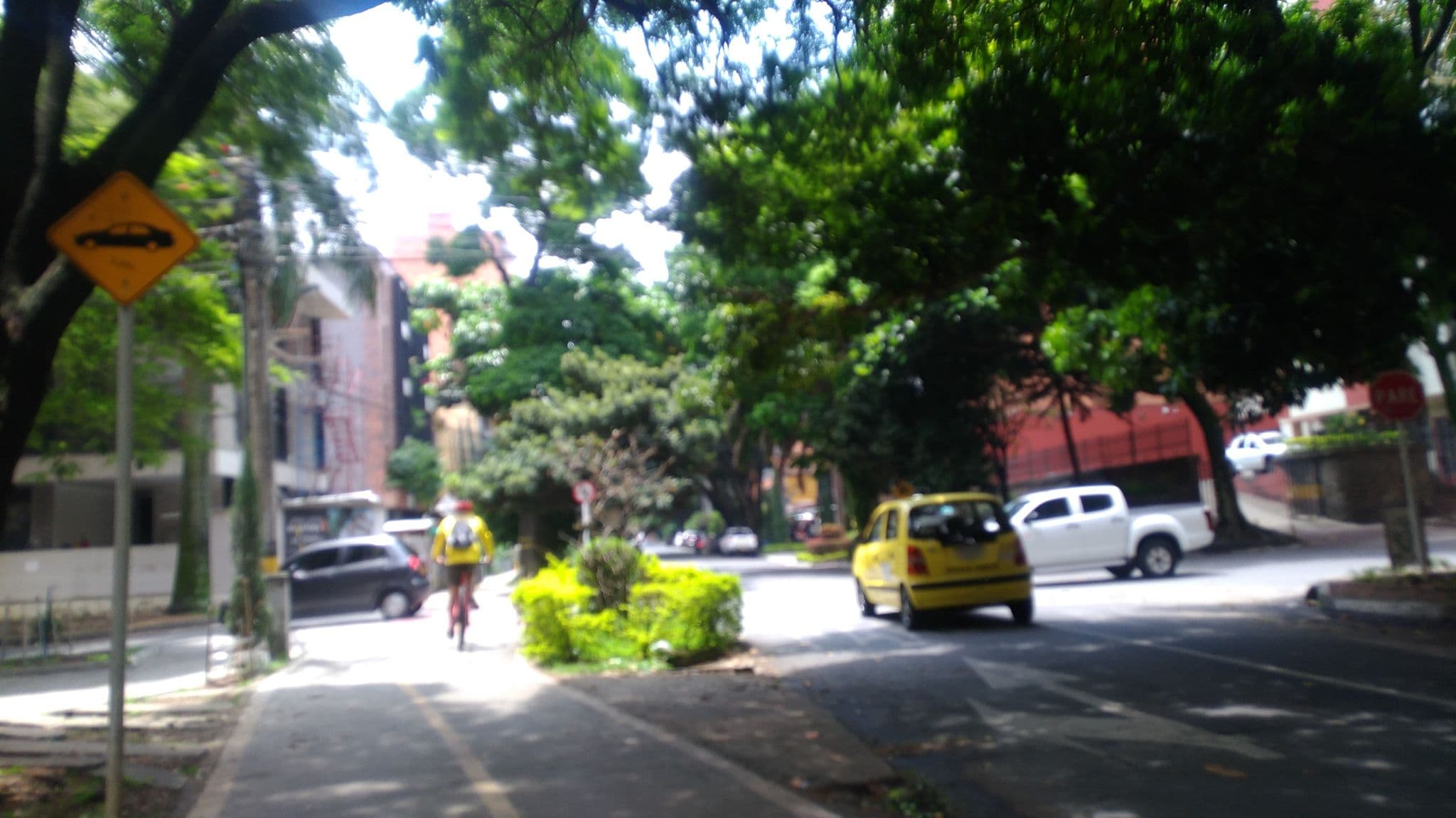 Street view near First Class Hotel, Medellín
