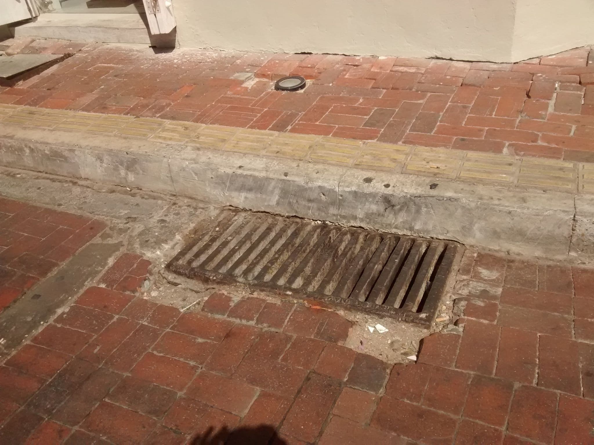 Street view near Casa Rosa, Cartagena