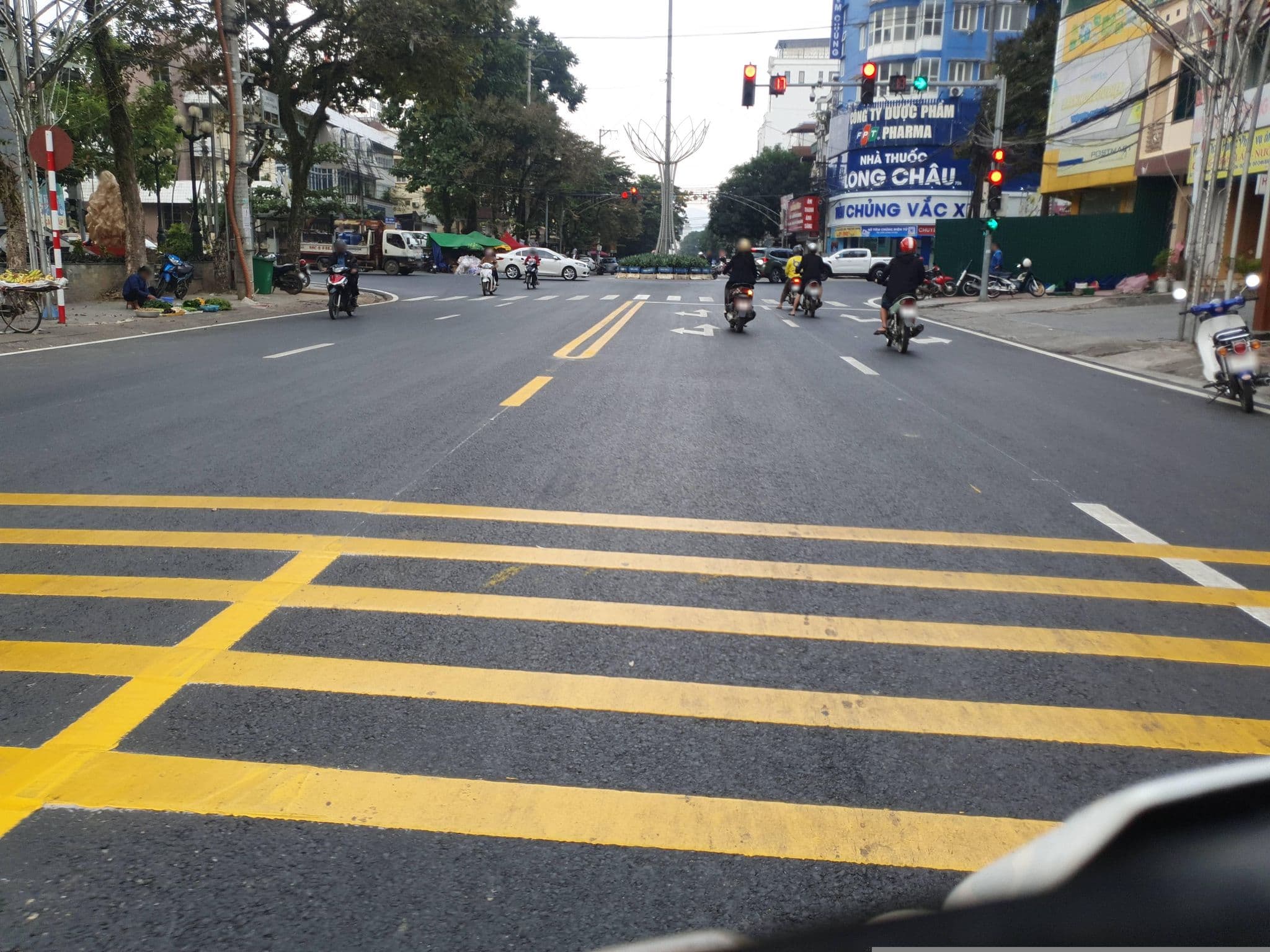 Street view near Cao Nguyên, Hà Giang — © russmcd (CC BY-SA · Mapillary)