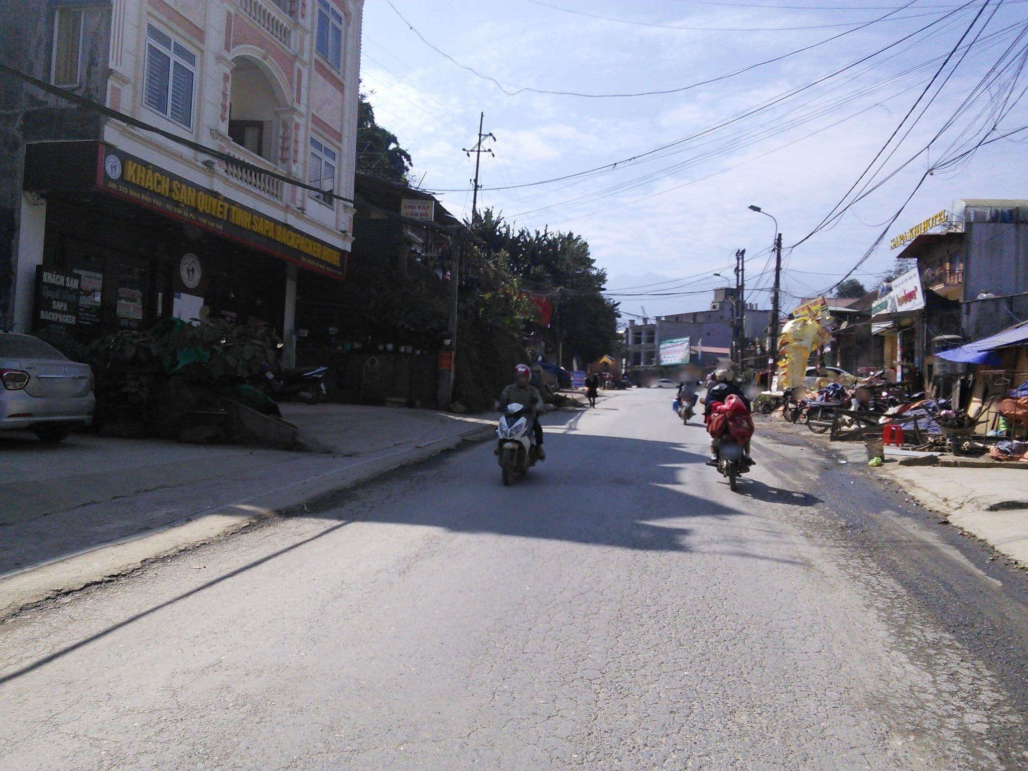 Street view near khach san tai linh, Sa Pa — © mcmayer (CC BY-SA · Mapillary)