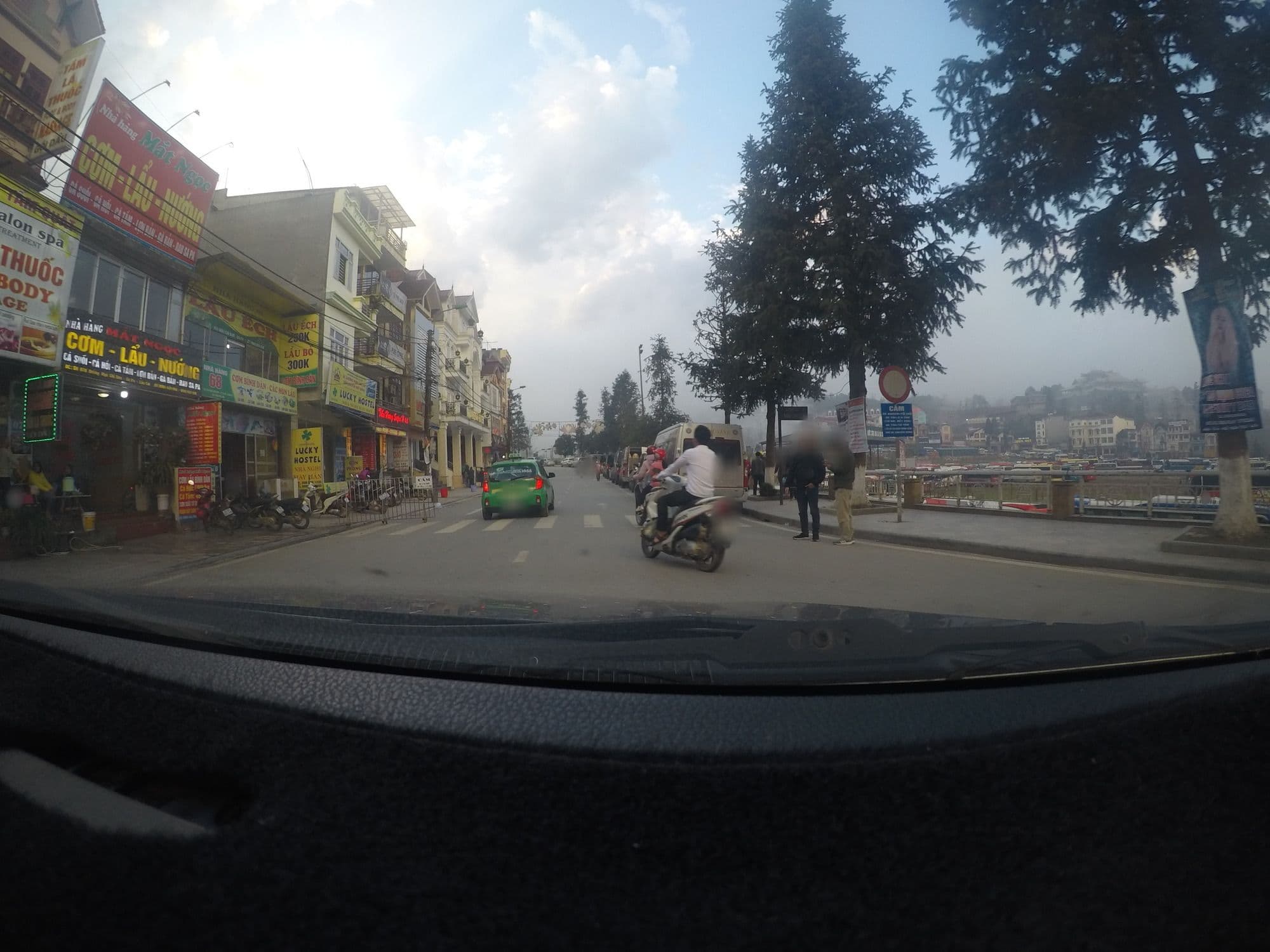 Street view near Lucky hostel, Sa Pa — © 24dakenlo (CC BY-SA · Mapillary)