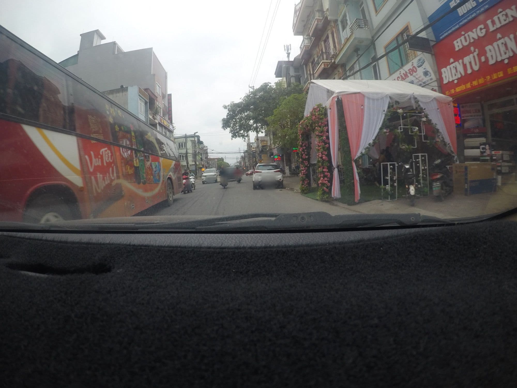 Street view near Sapa Summit Hotel, Lào Cai — © 24dakenlo (CC BY-SA · Mapillary)