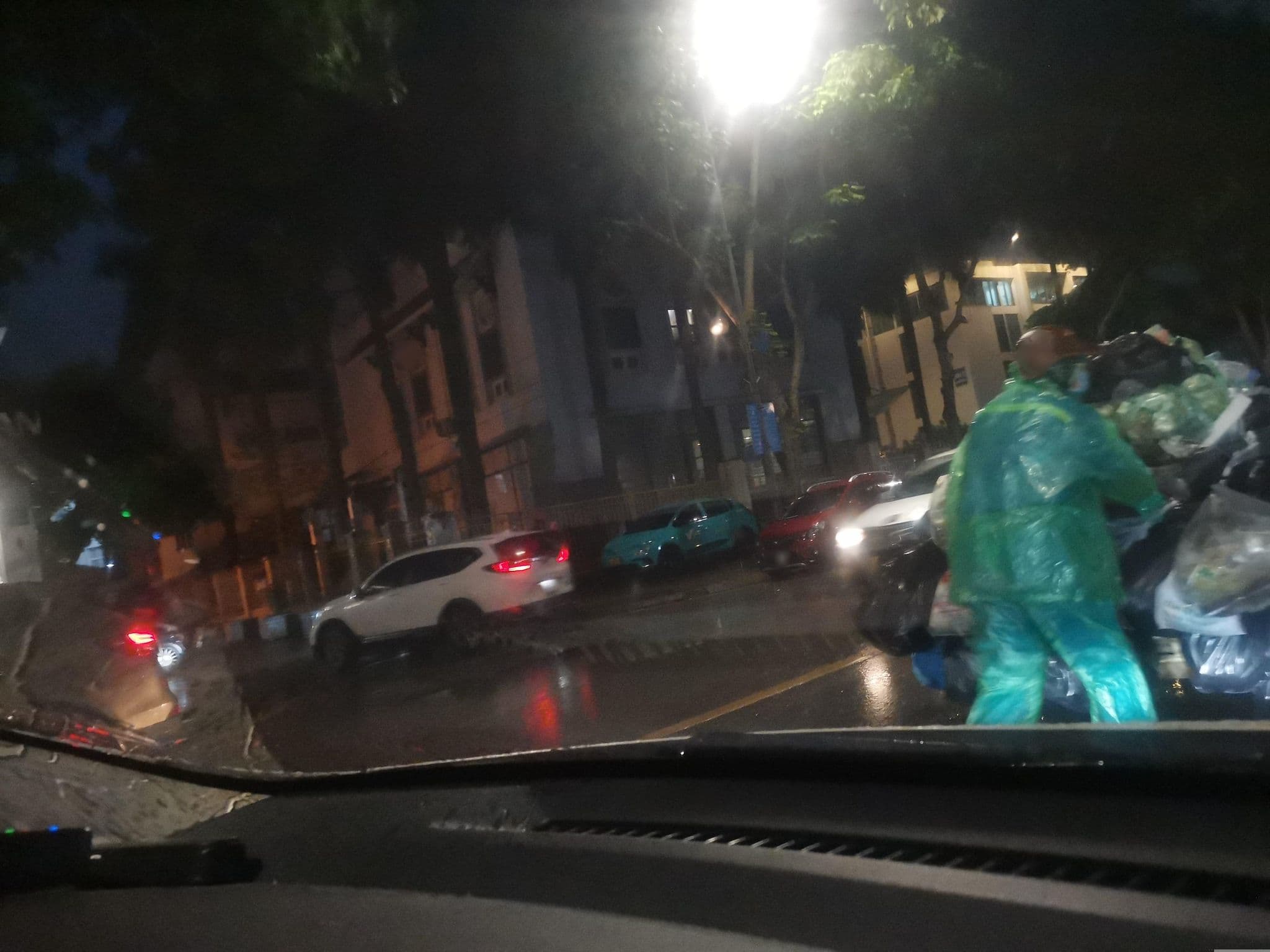 Street view near La Thanh Guest House, Liễu Giai — © hn_left_2 (CC BY-SA · Mapillary)