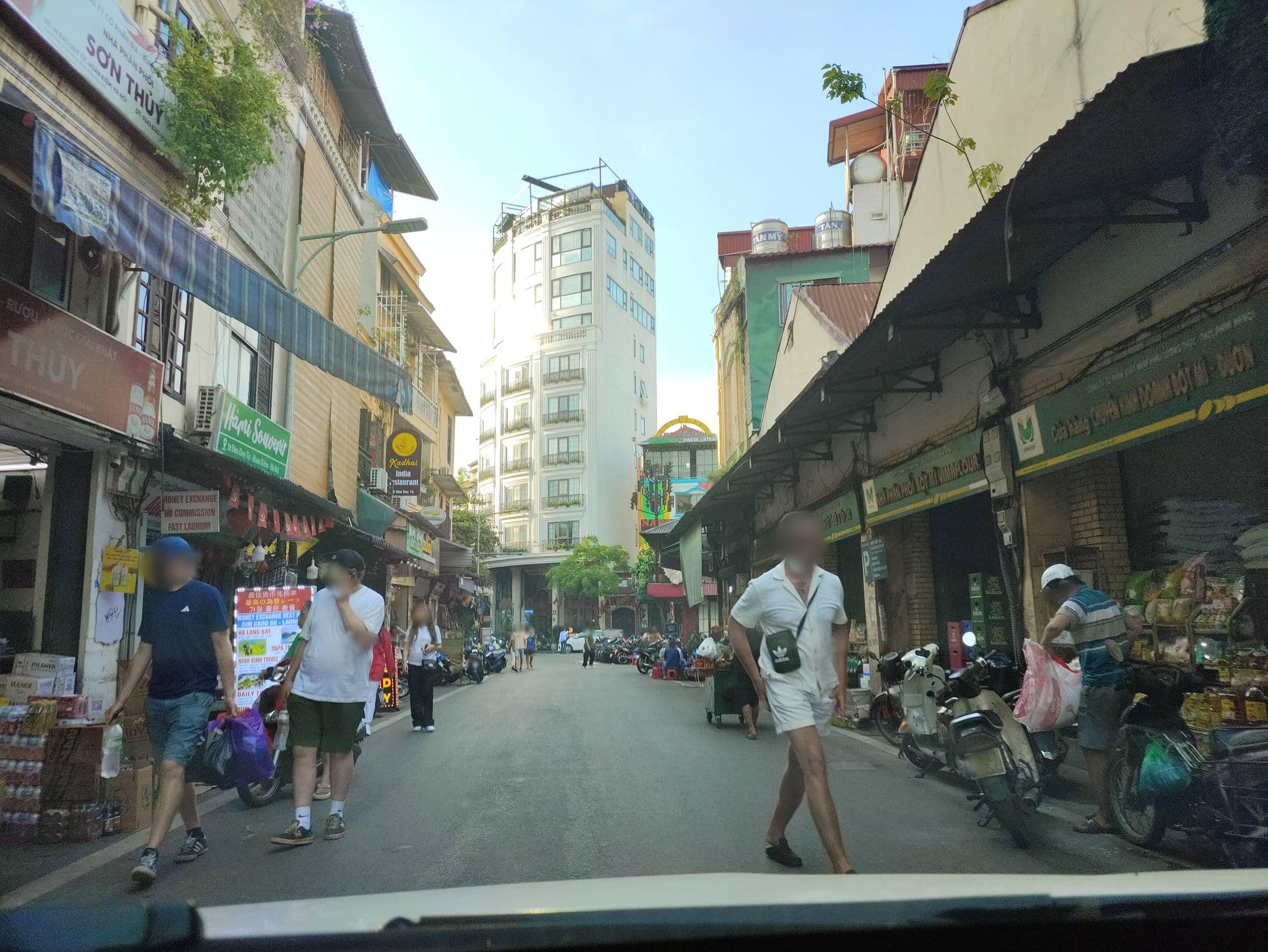 Street view near Atrium Hotel, Hoàn Kiếm — © hn_right_1 (CC BY-SA · Mapillary)