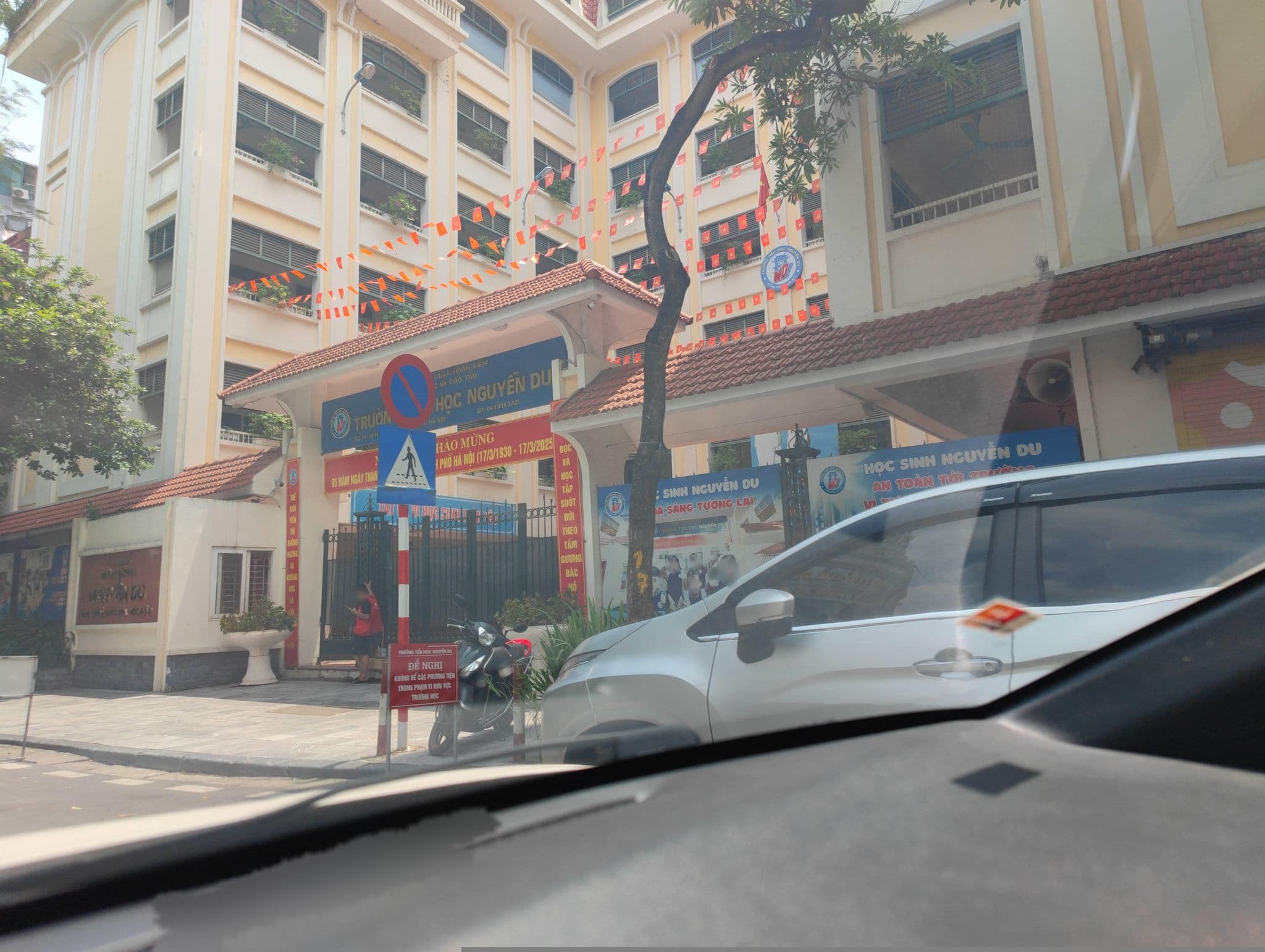 Street view near Hanoi V Maison Boutique Hotel, Hoàn Kiếm — © hn_right_2 (CC BY-SA · Mapillary)