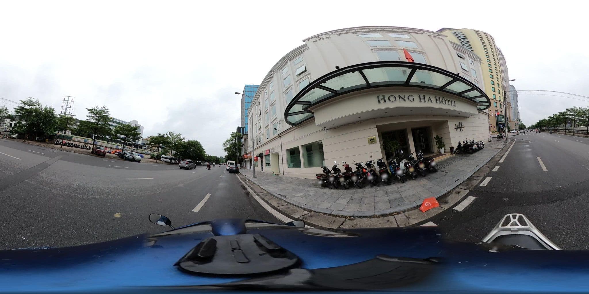 Street view near Hồng Hà Hotel, Hoàn Kiếm — © bemaps_1pd (CC BY-SA · Mapillary)