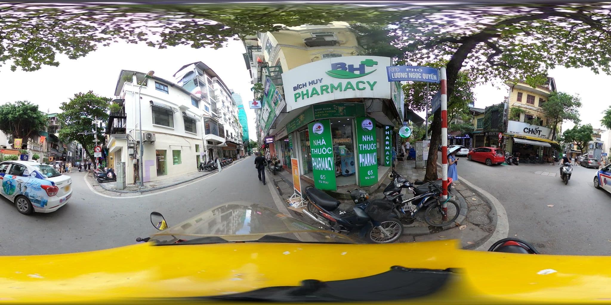 Street view near Tamarind Cafe, Hoàn Kiếm — © bemaps_hn_kien (CC BY-SA · Mapillary)